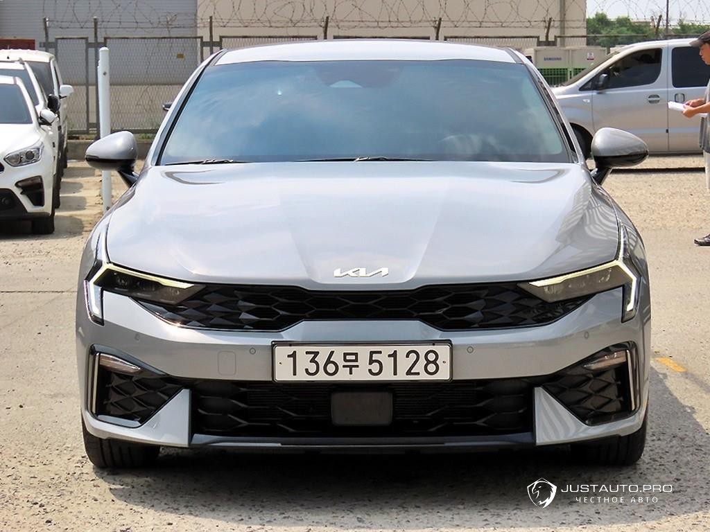 Автомобиль Kia K5