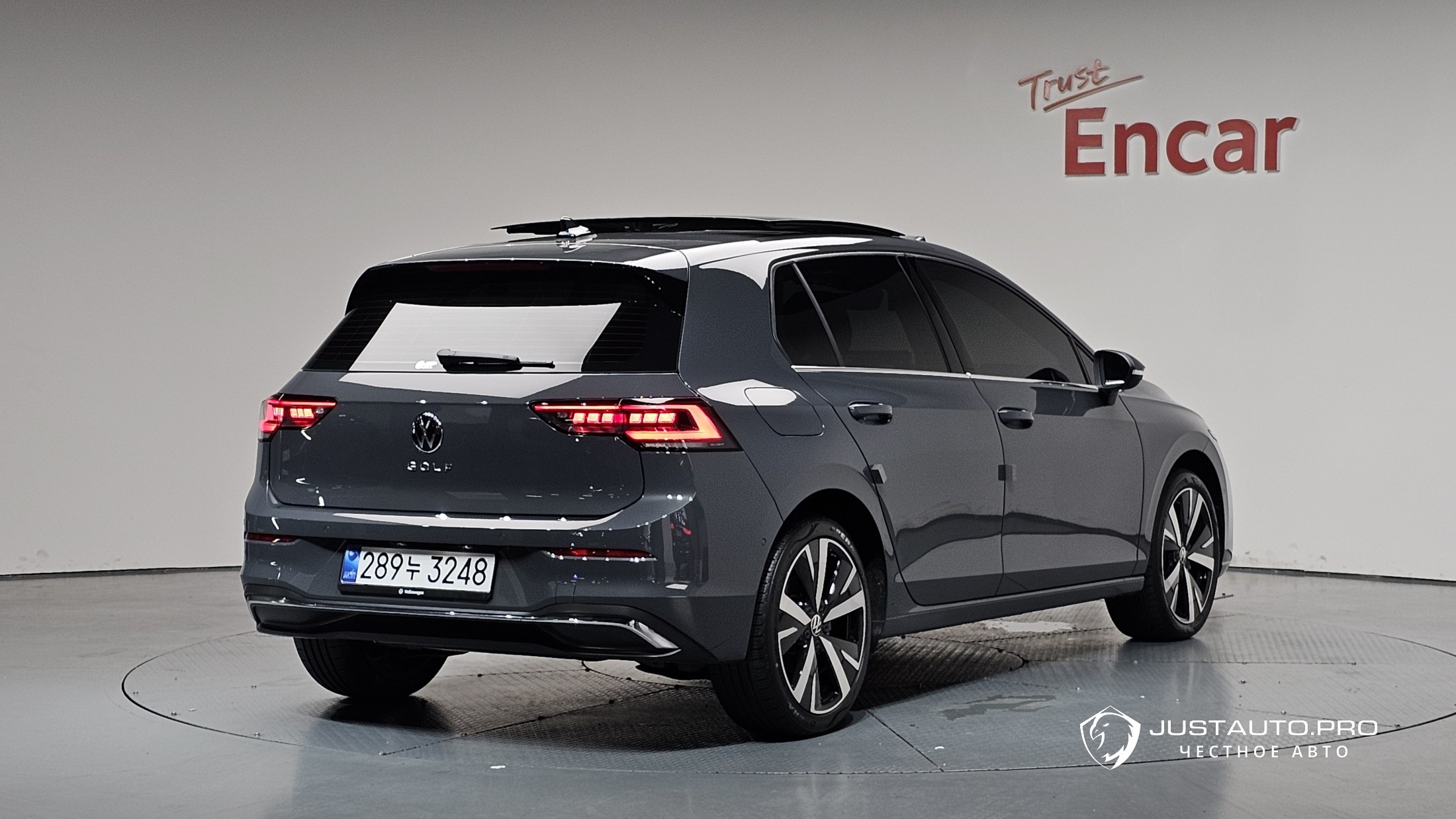 Автомобиль Volkswagen Golf