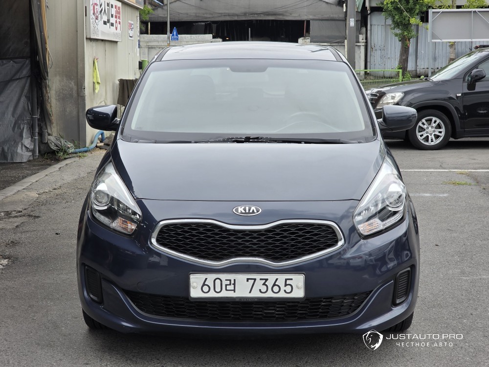 Автомобиль Kia Carens