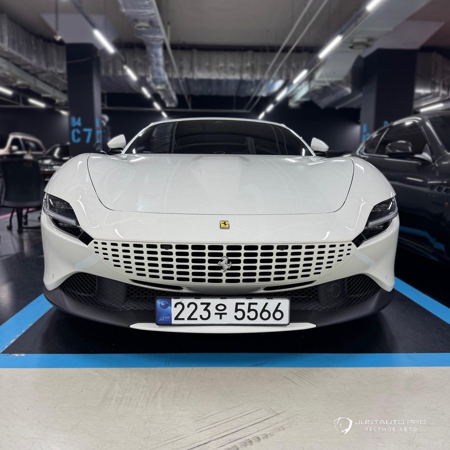 Автомобиль Ferrari Roma