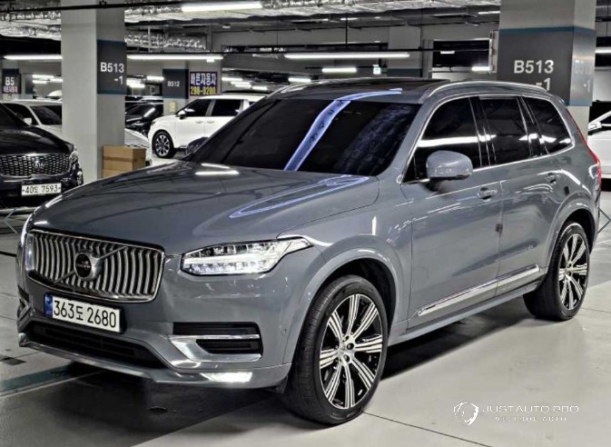 Автомобиль Volvo XC90