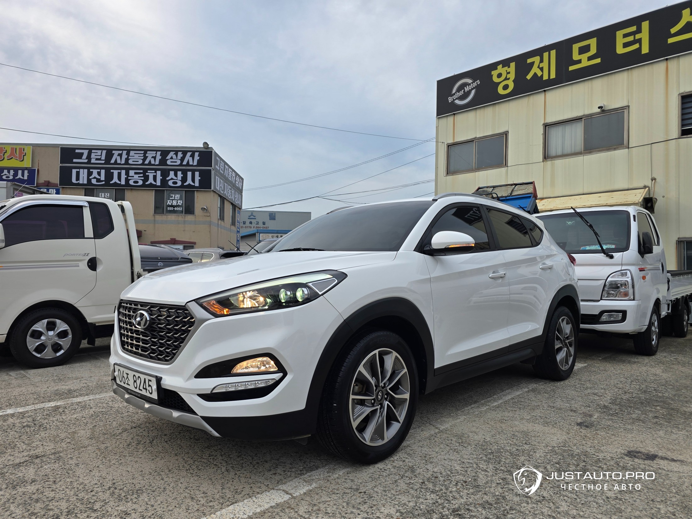 Автомобиль Hyundai Tucson