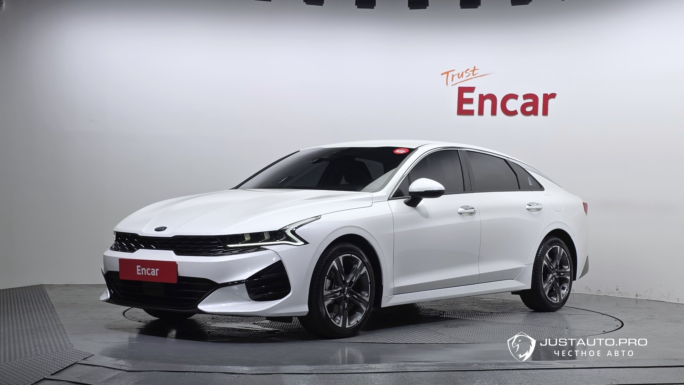 Автомобиль Kia K5