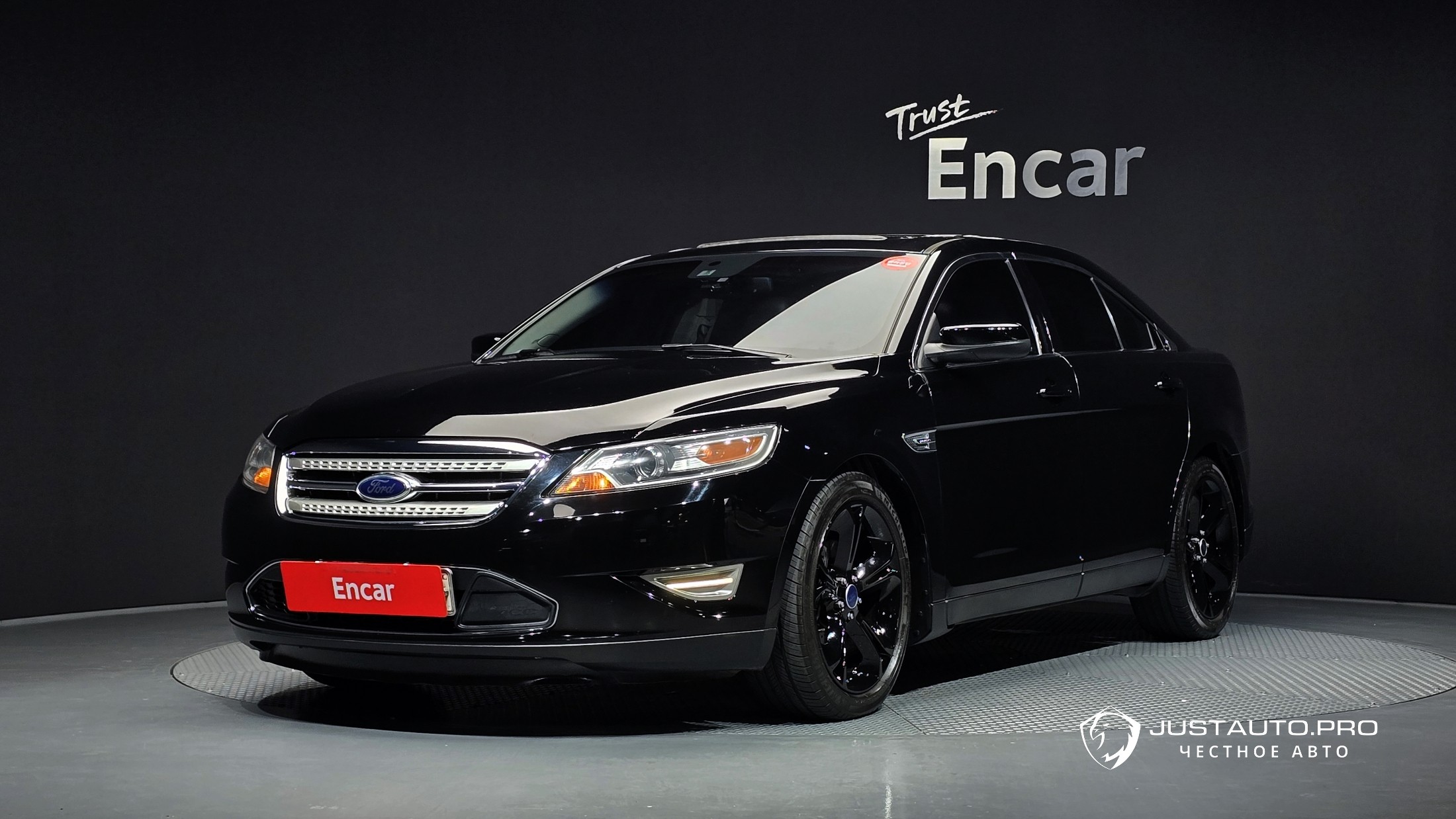 Автомобиль Ford Taurus