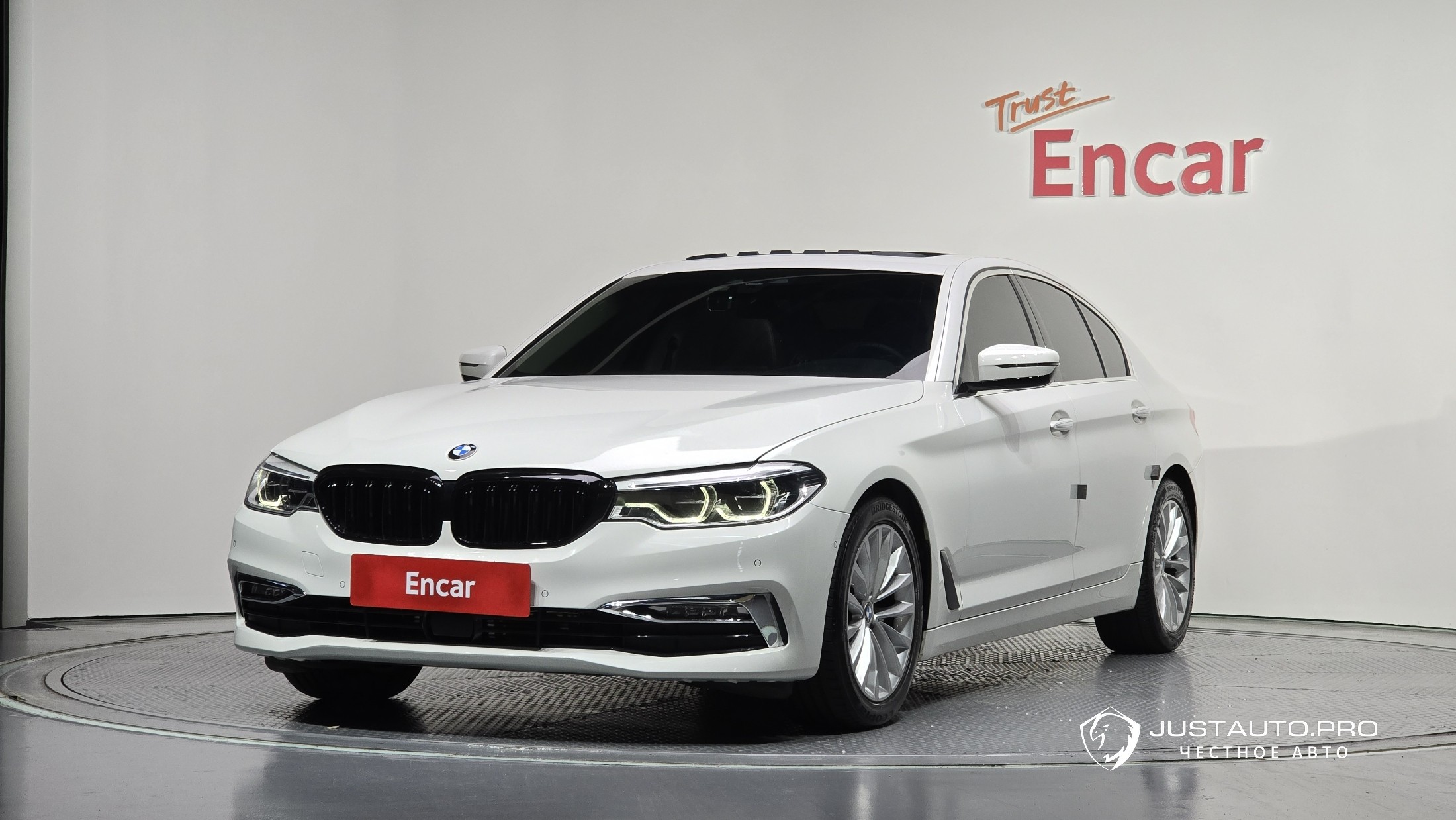 Автомобиль BMW 5-Series