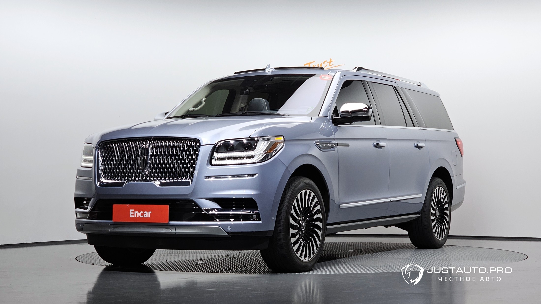 Автомобиль Lincoln Navigator