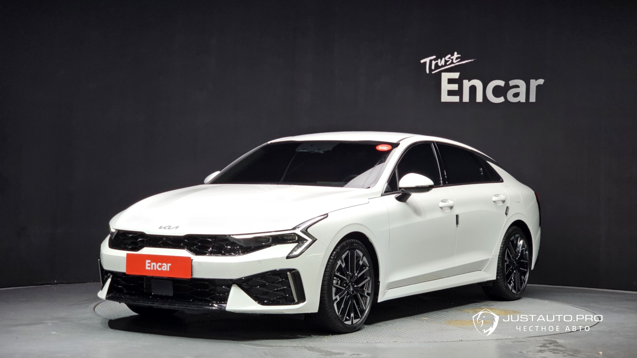 Автомобиль Kia K5