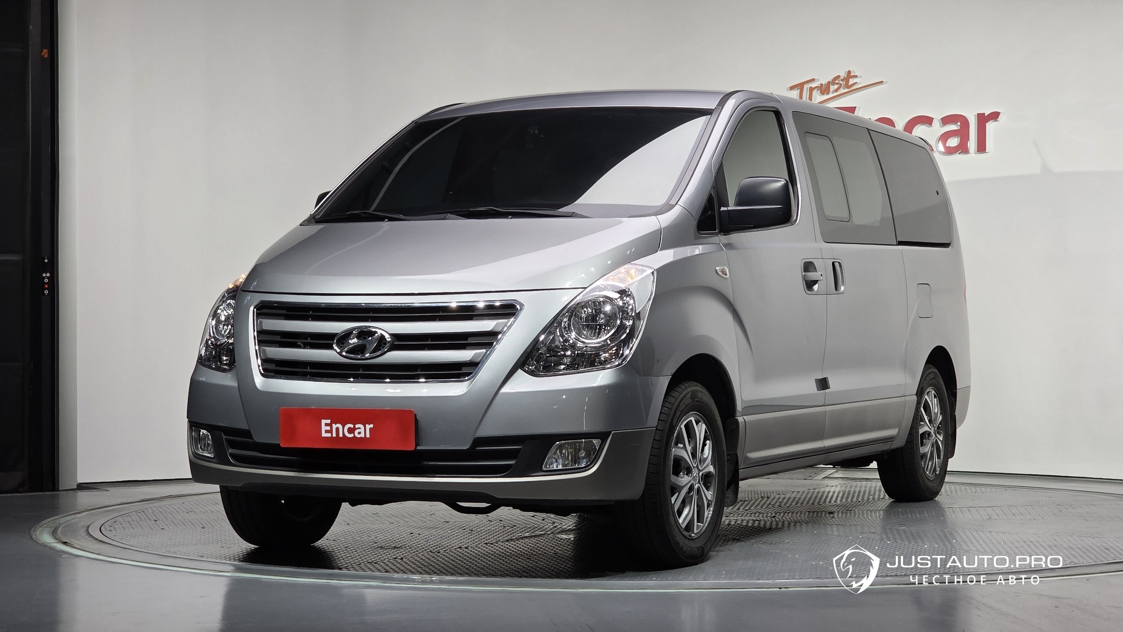 Автомобиль Hyundai Starex