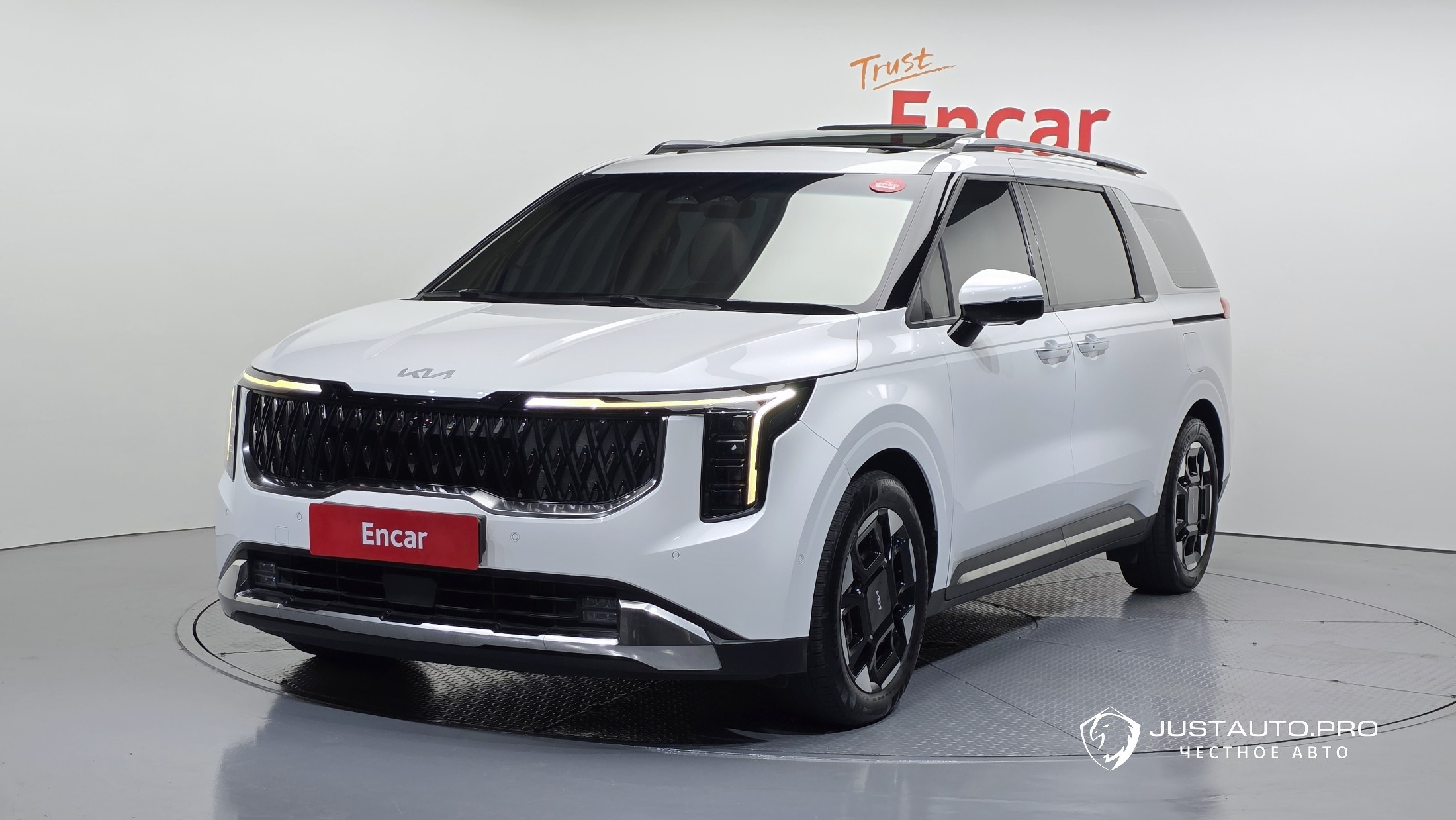 Автомобиль Kia Canival