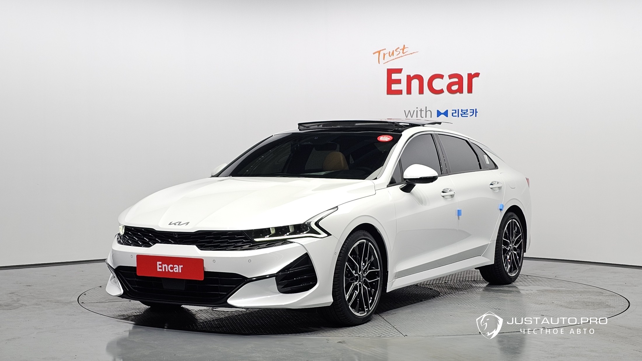 Автомобиль Kia K5