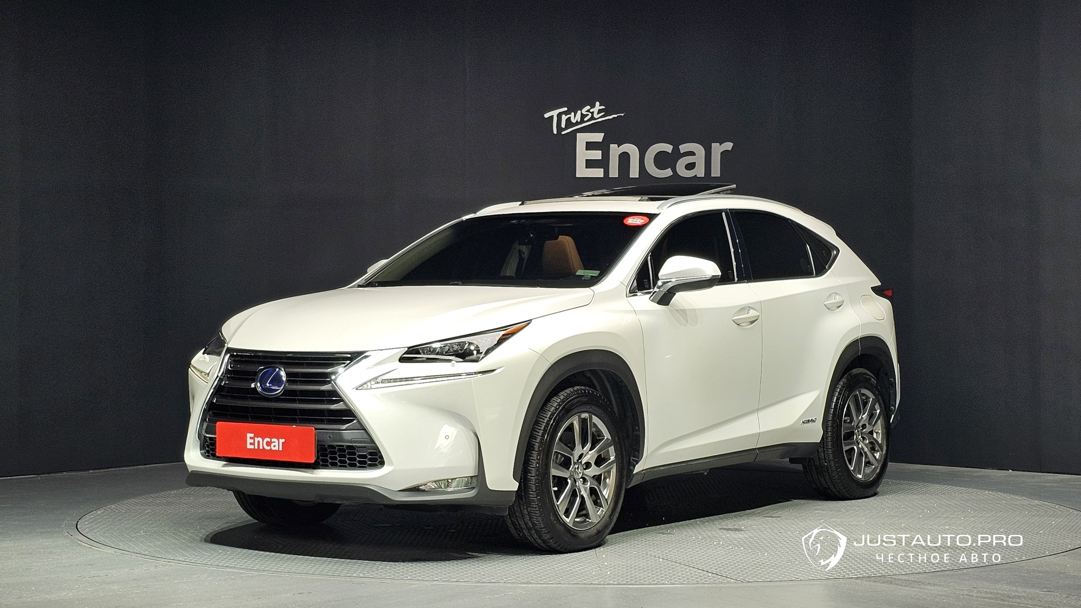 Автомобиль Lexus NX