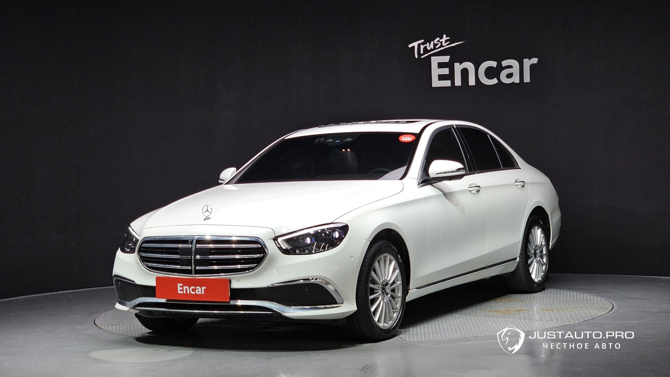 Автомобиль Mercedes-Benz E-Class