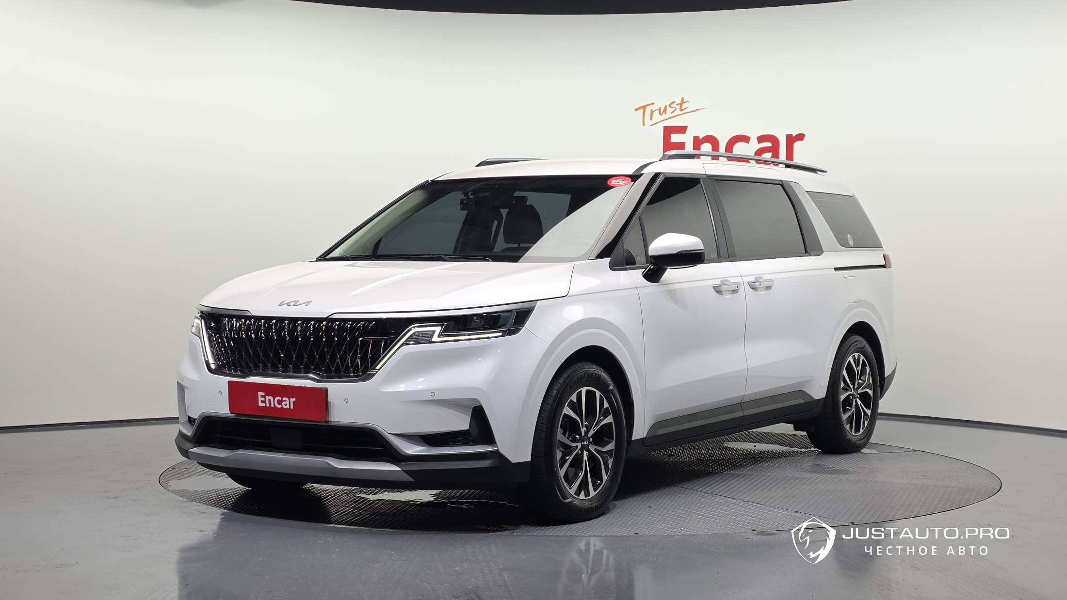 Автомобиль Kia Canival