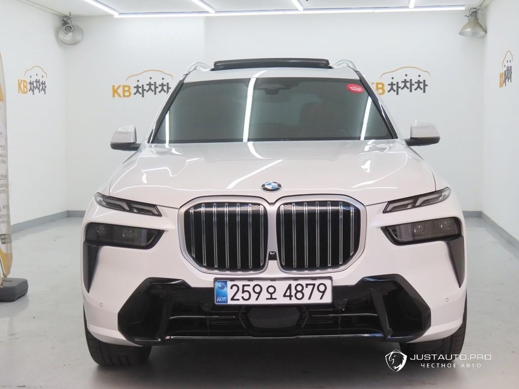Автомобиль BMW X7