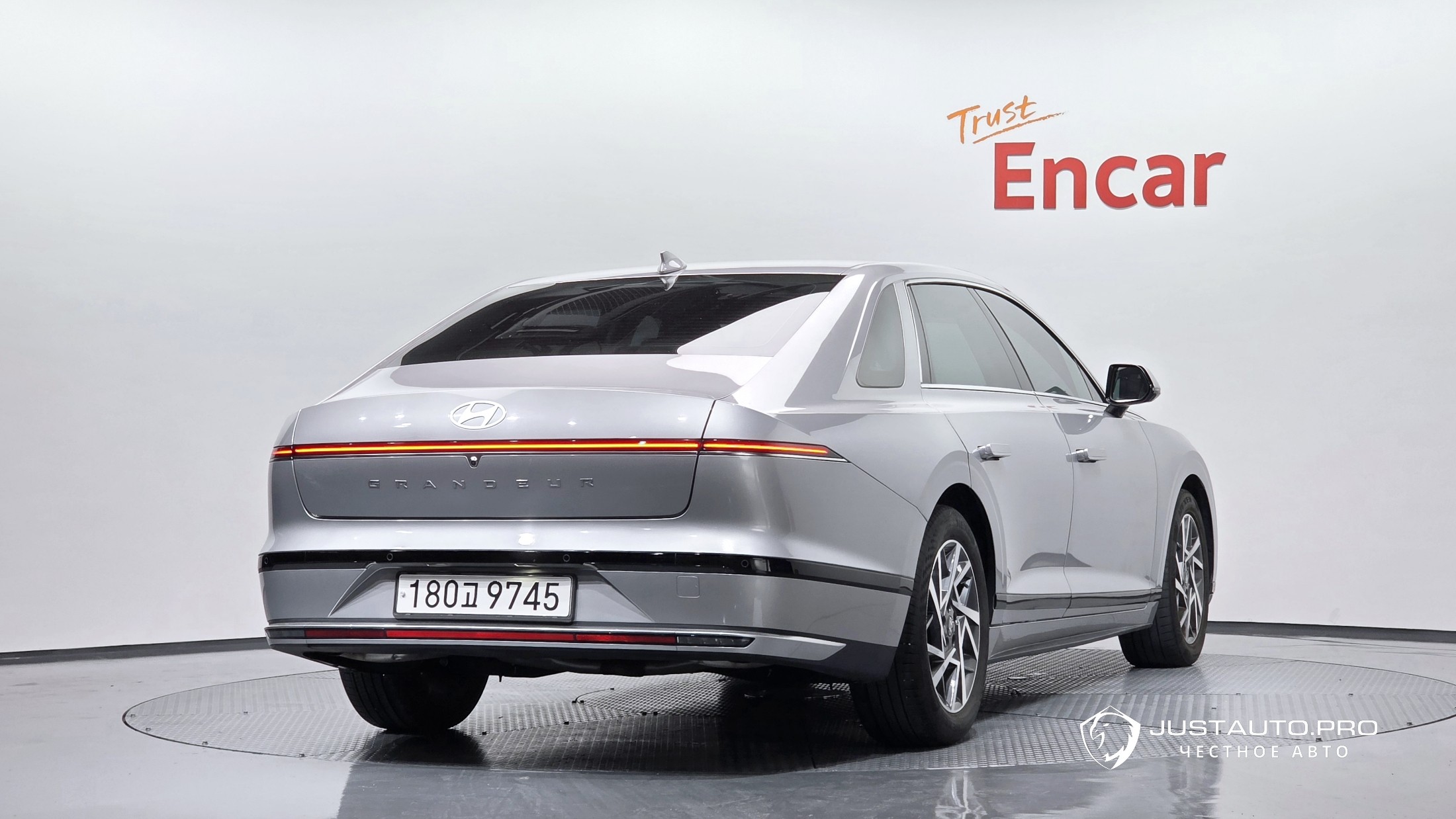 Автомобиль Hyundai Grandeur