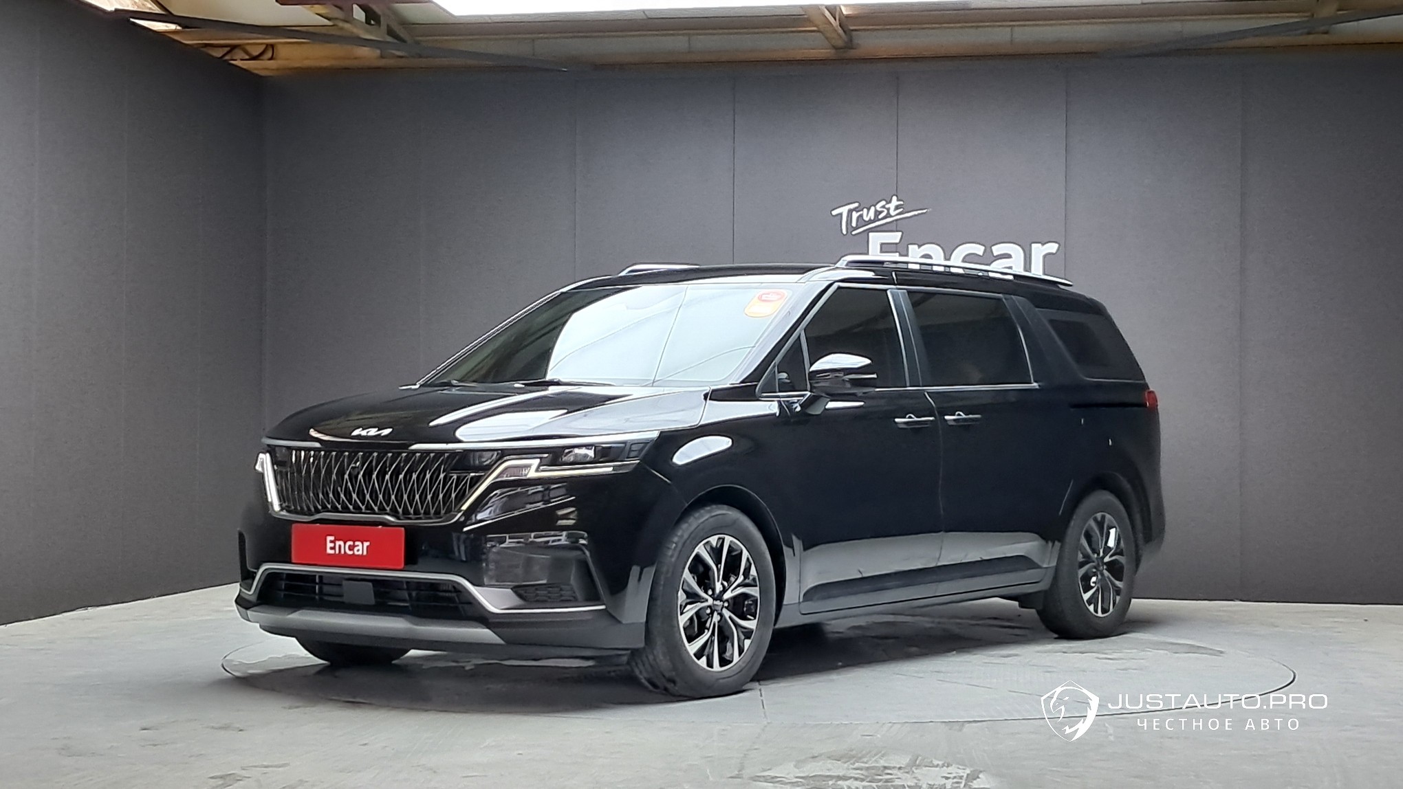 Автомобиль Kia Canival