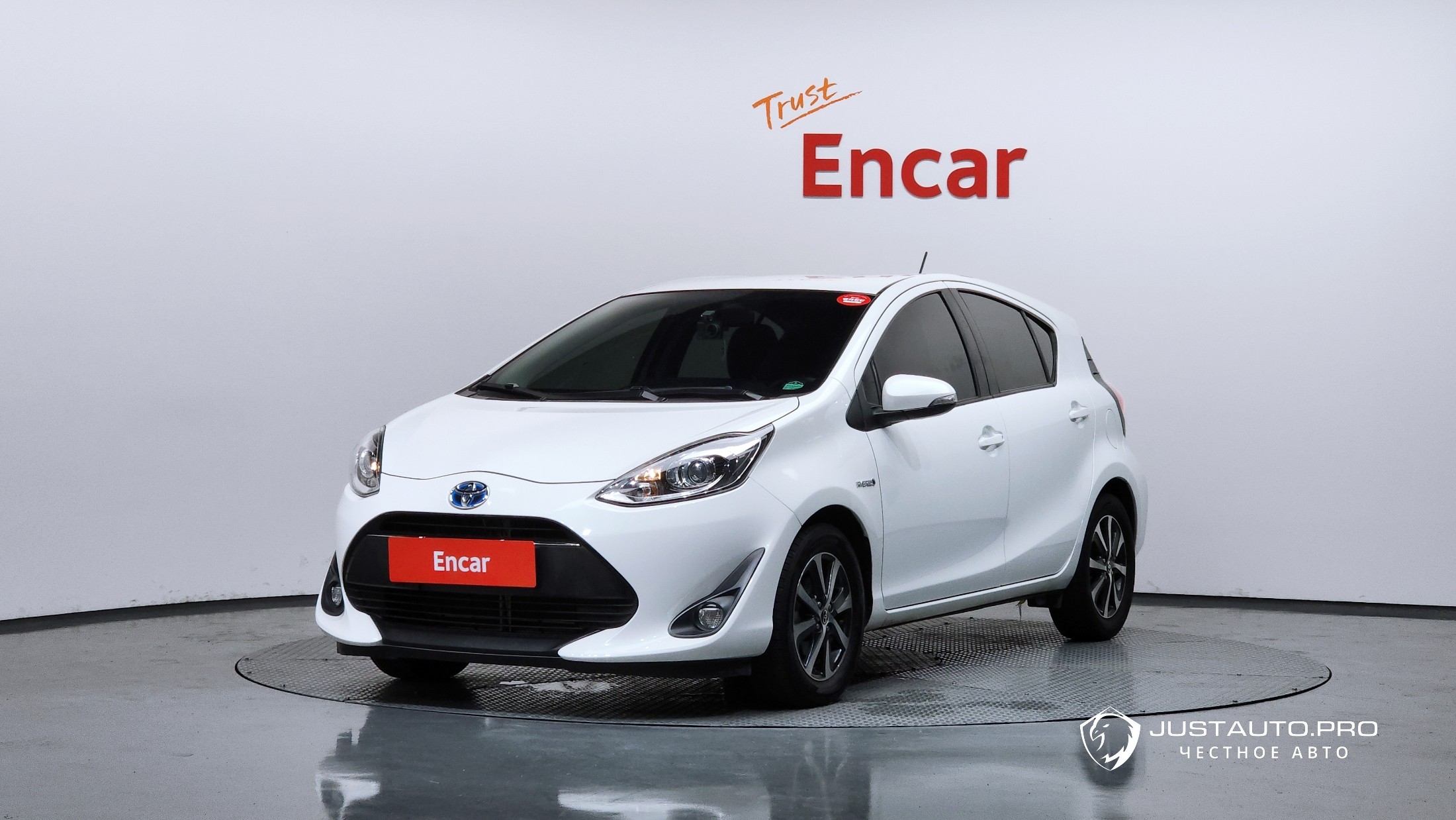 Автомобиль Toyota Prius