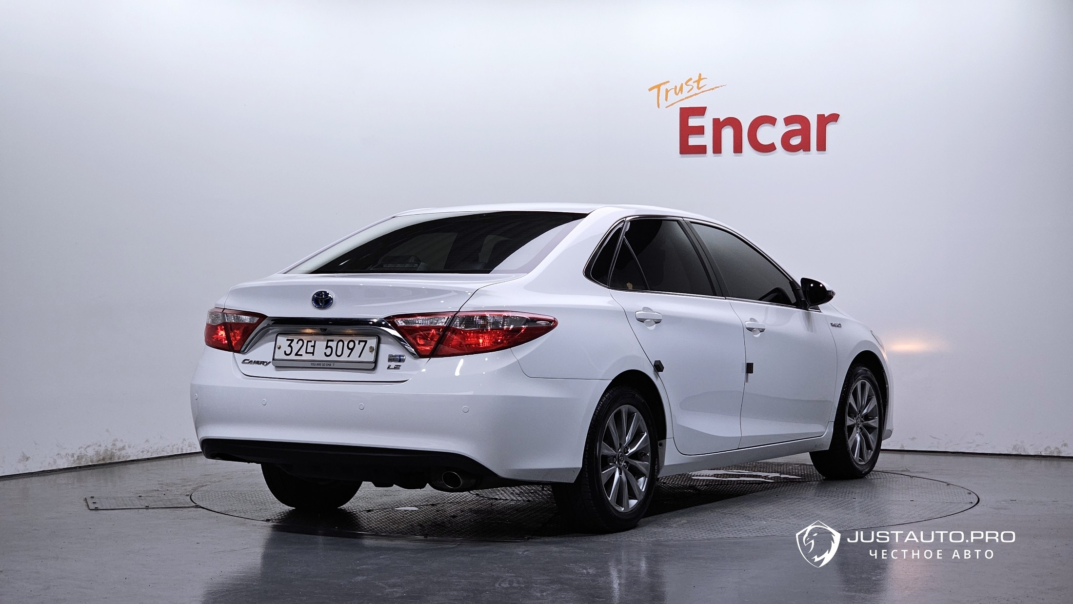 Автомобиль Toyota Camry