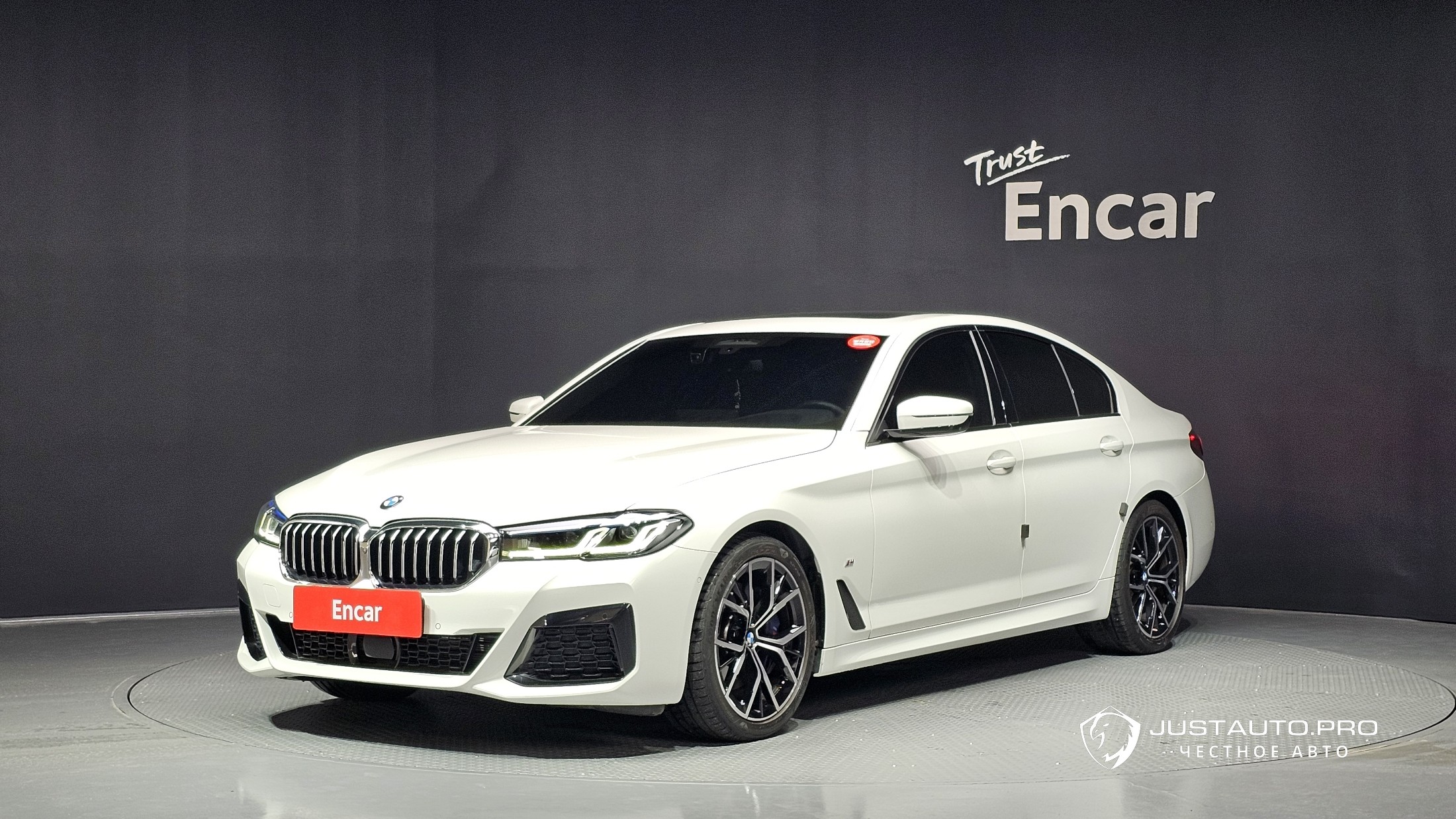 Автомобиль BMW 5-Series