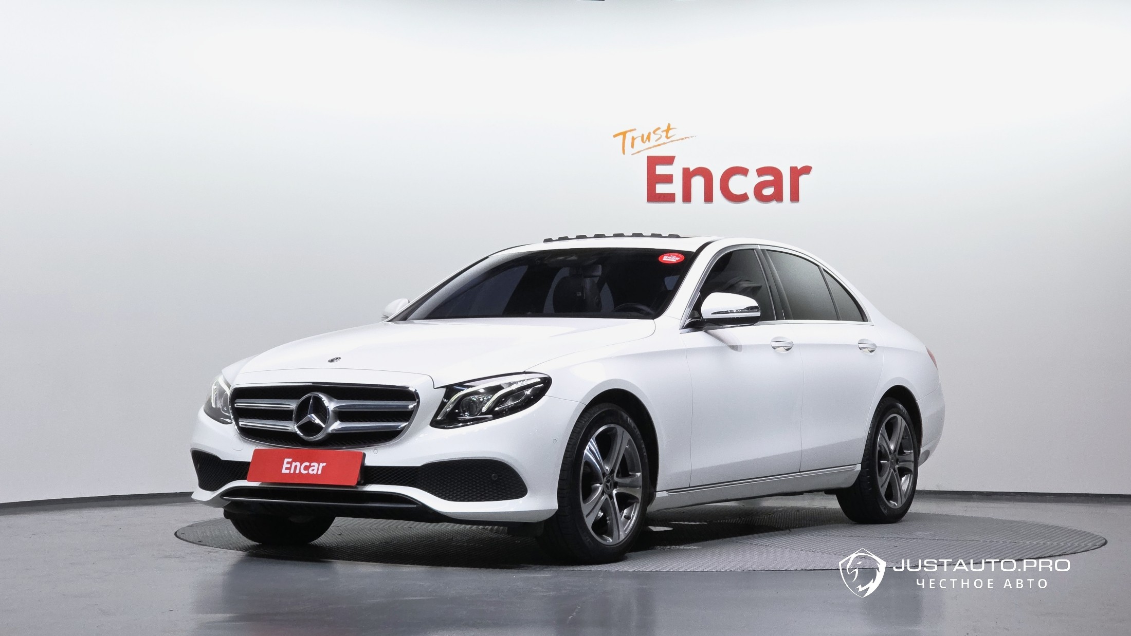 Автомобиль Mercedes-Benz E-Class