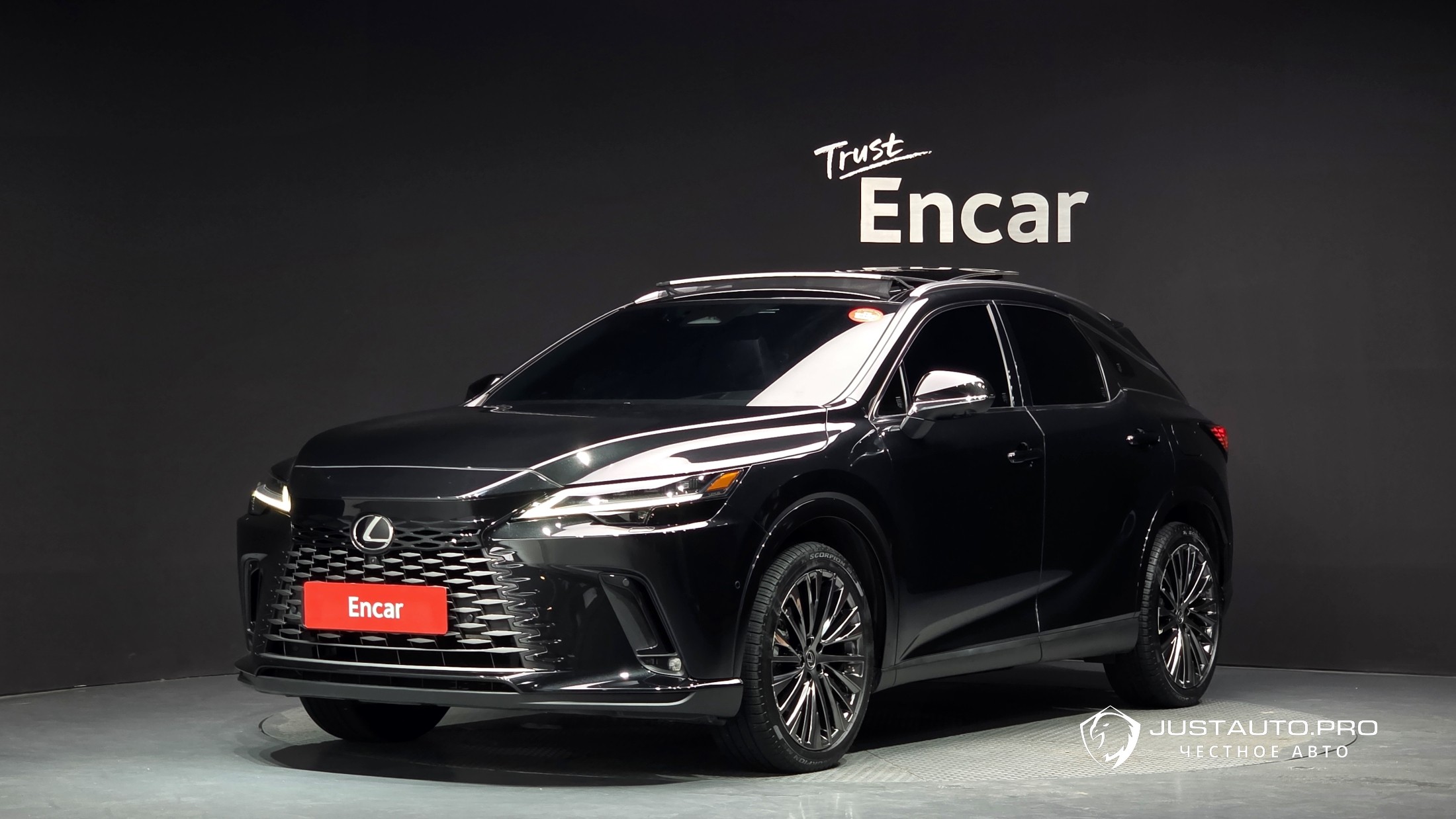 Автомобиль Lexus RX