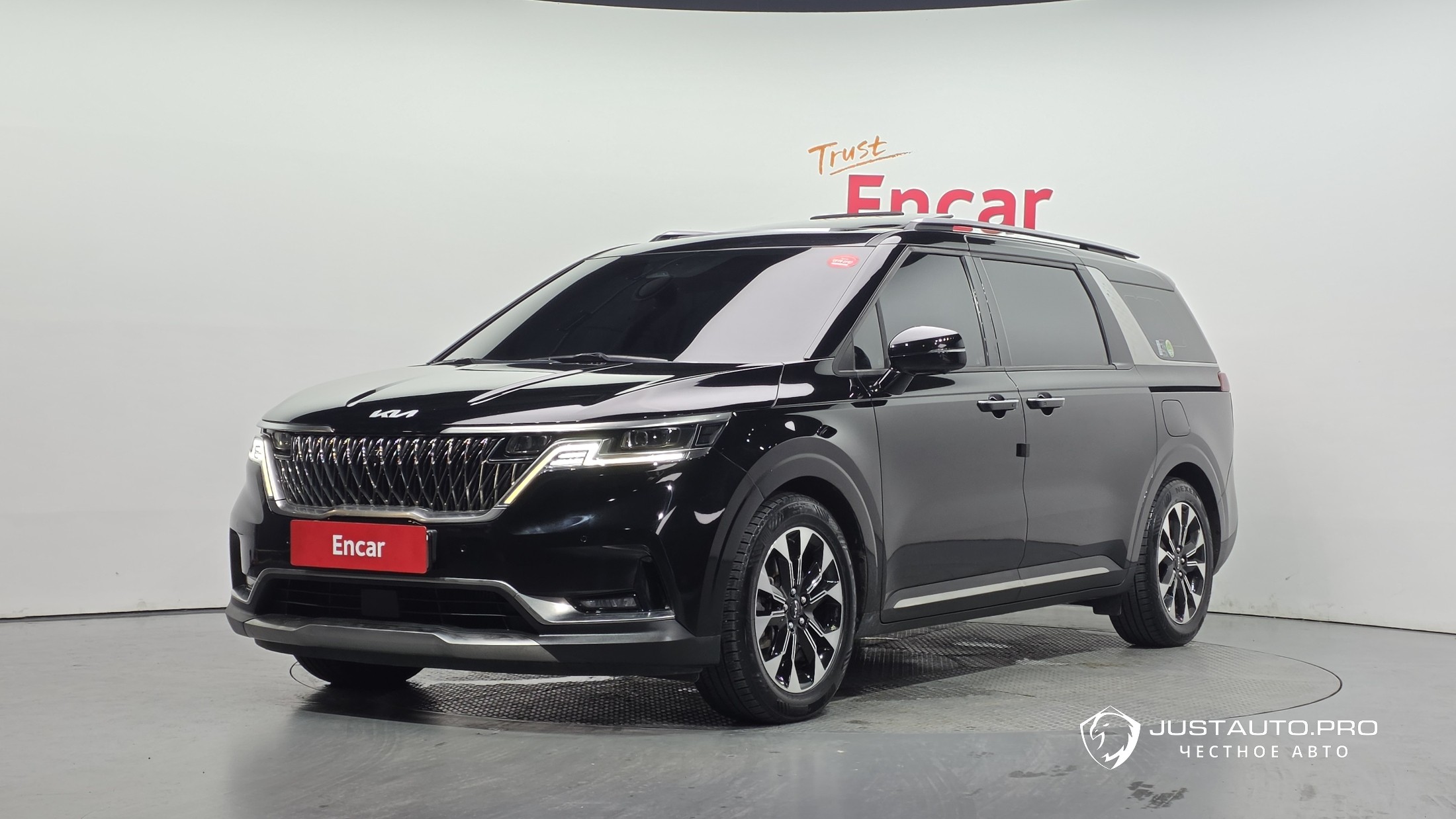 Автомобиль Kia Canival