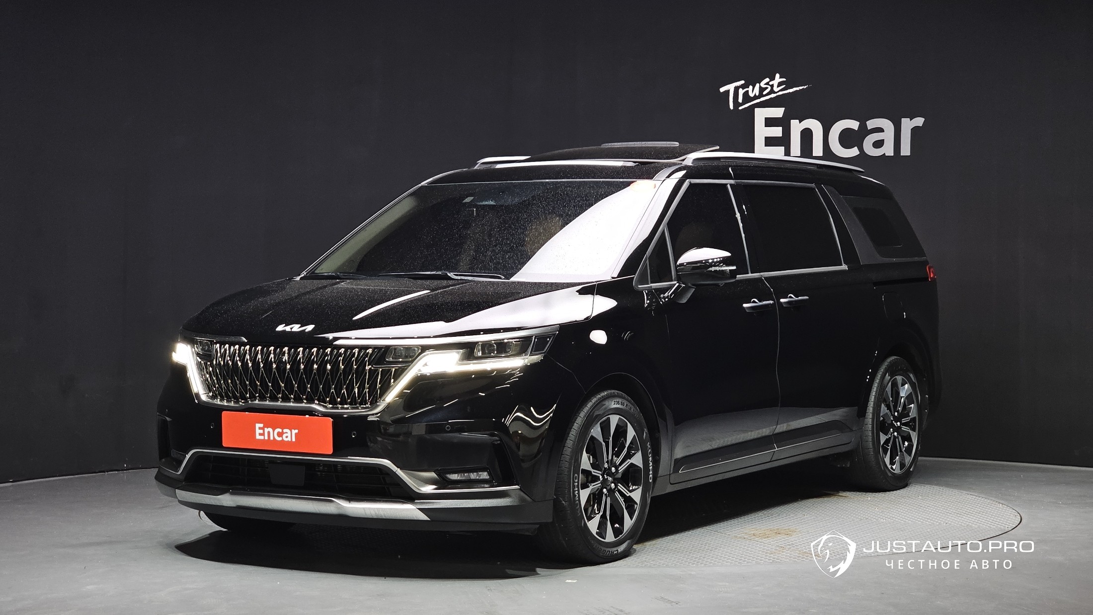 Автомобиль Kia Canival