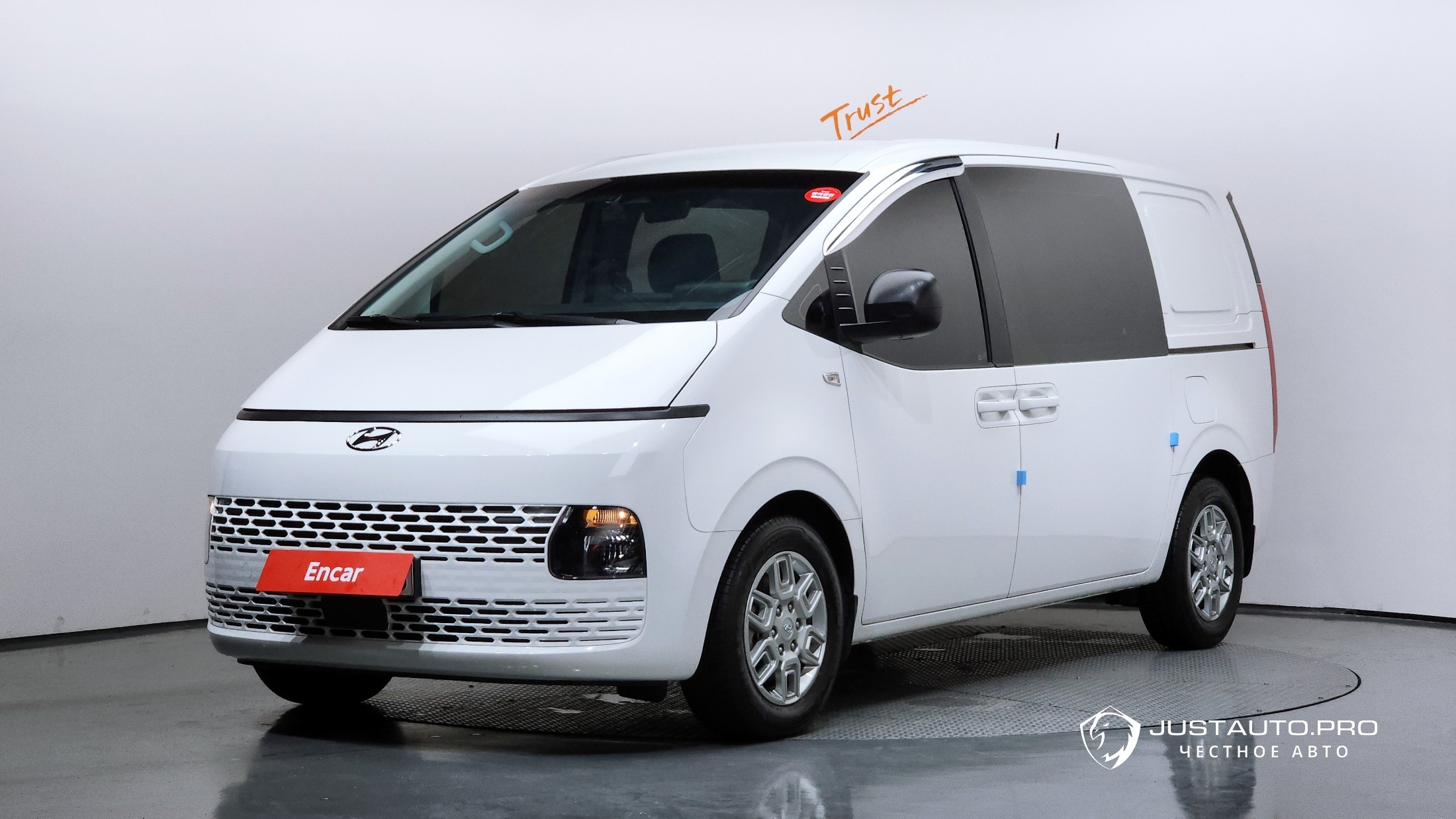 Автомобиль Hyundai Staria