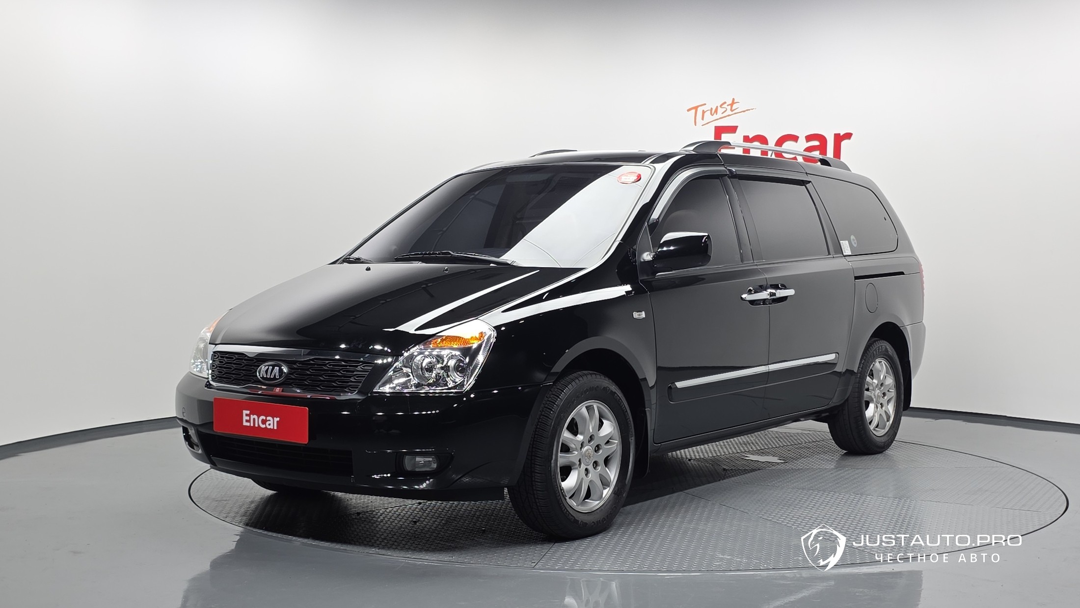 Автомобиль Kia Canival