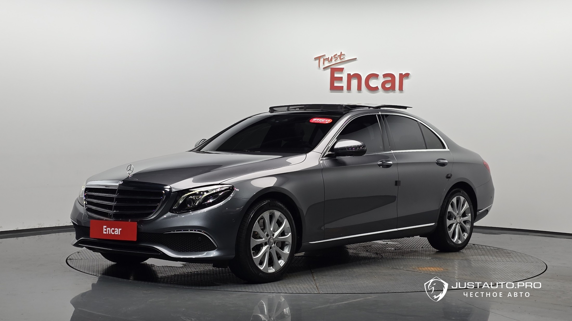 Автомобиль Mercedes-Benz E-Class