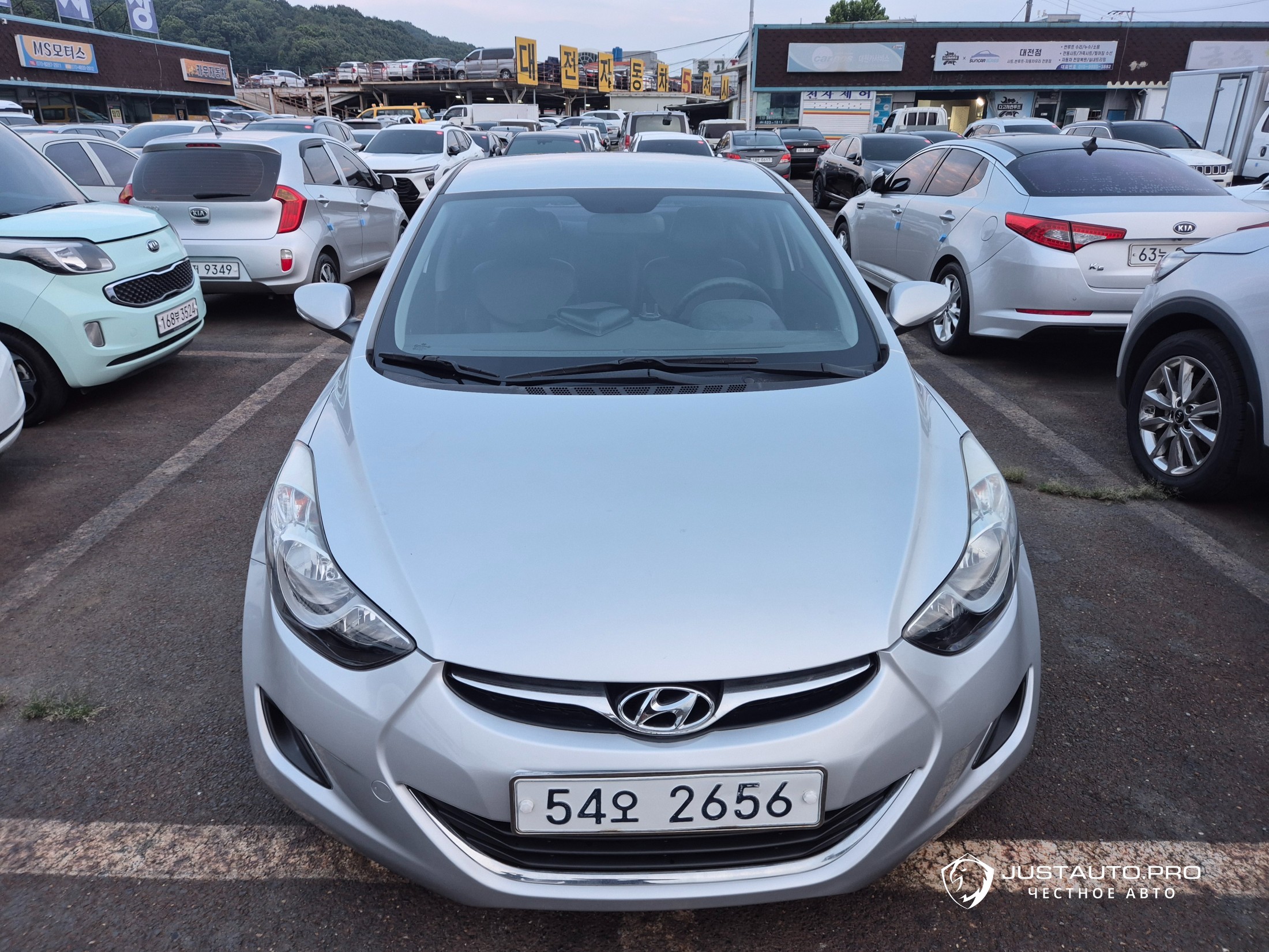 Автомобиль Hyundai AVANTE