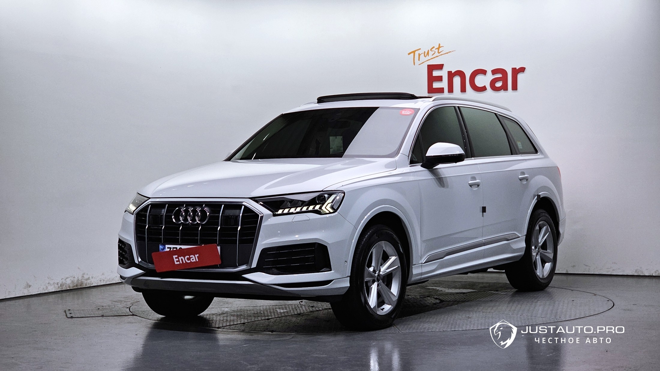 Автомобиль Audi Q7