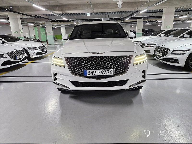 Автомобиль Genesis GV80