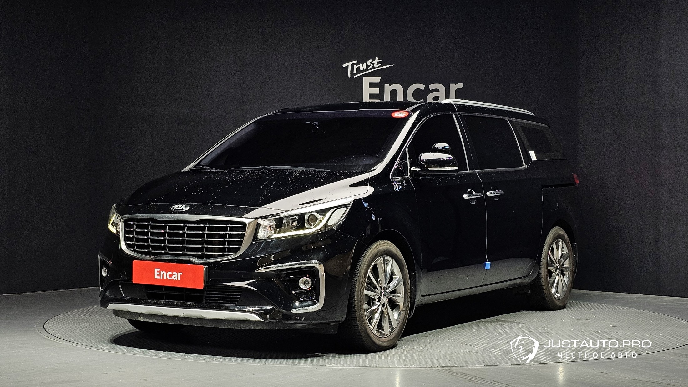 Автомобиль Kia Canival