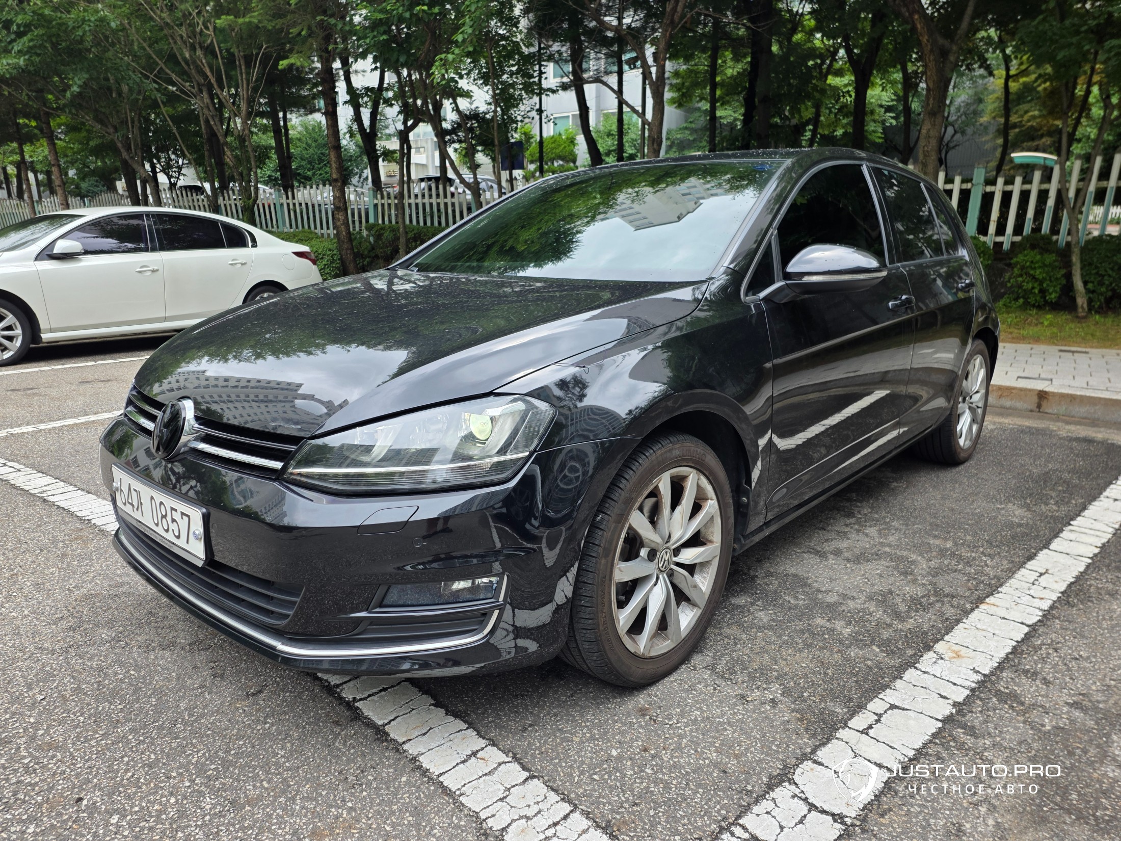 Автомобиль Volkswagen Golf