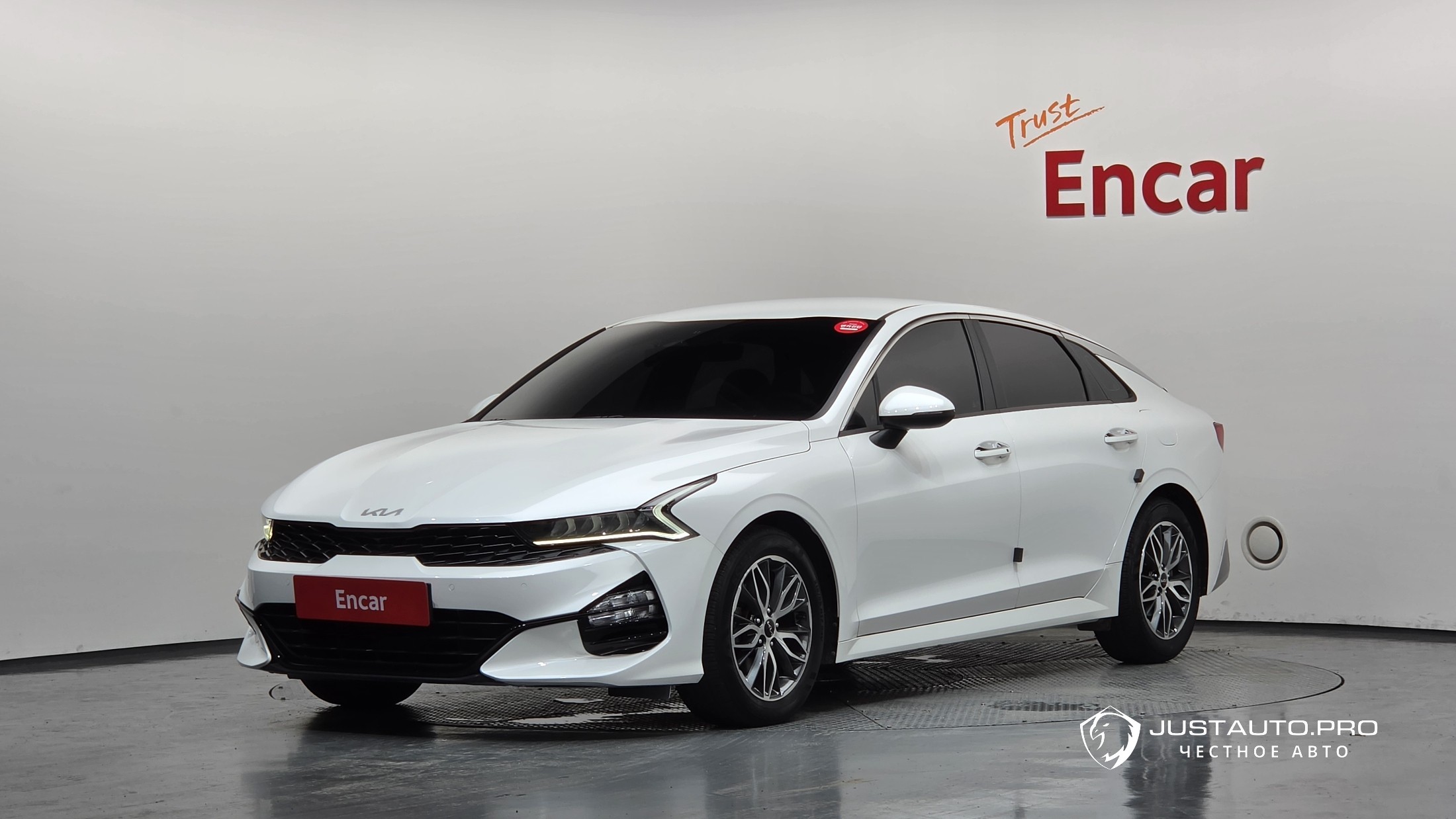 Автомобиль Kia K5