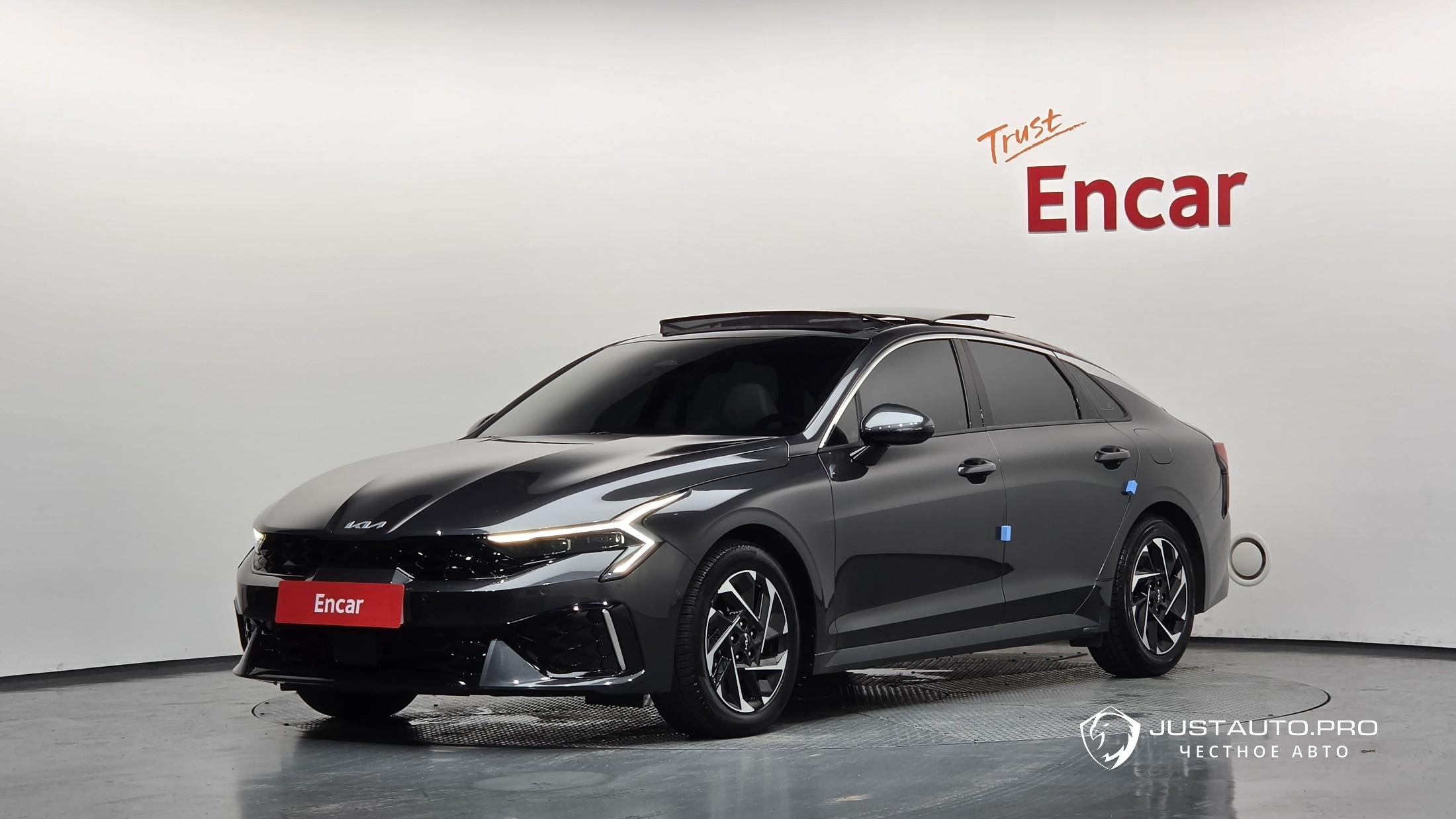 Автомобиль Kia K5