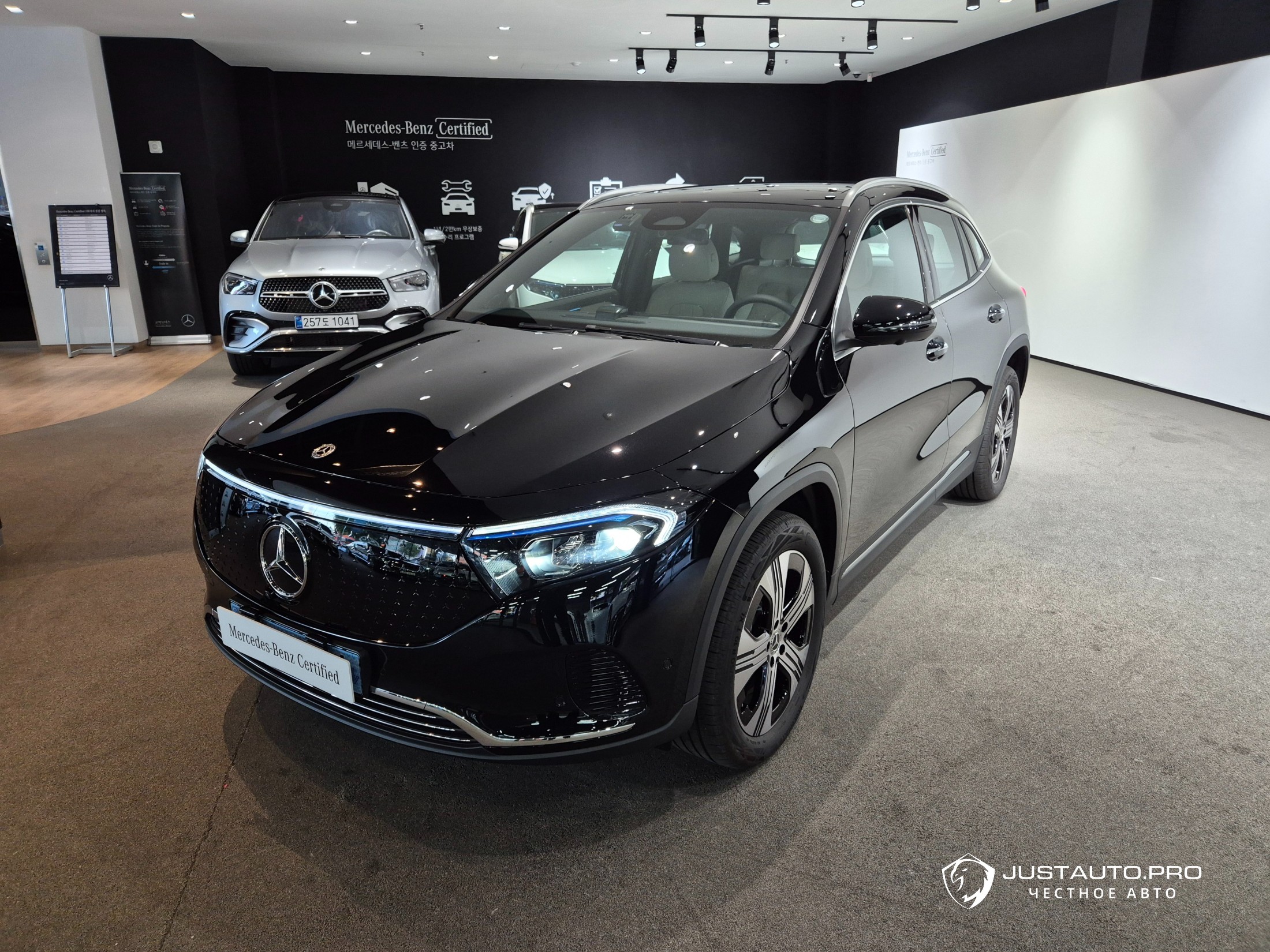 Автомобиль Mercedes-Benz EQA