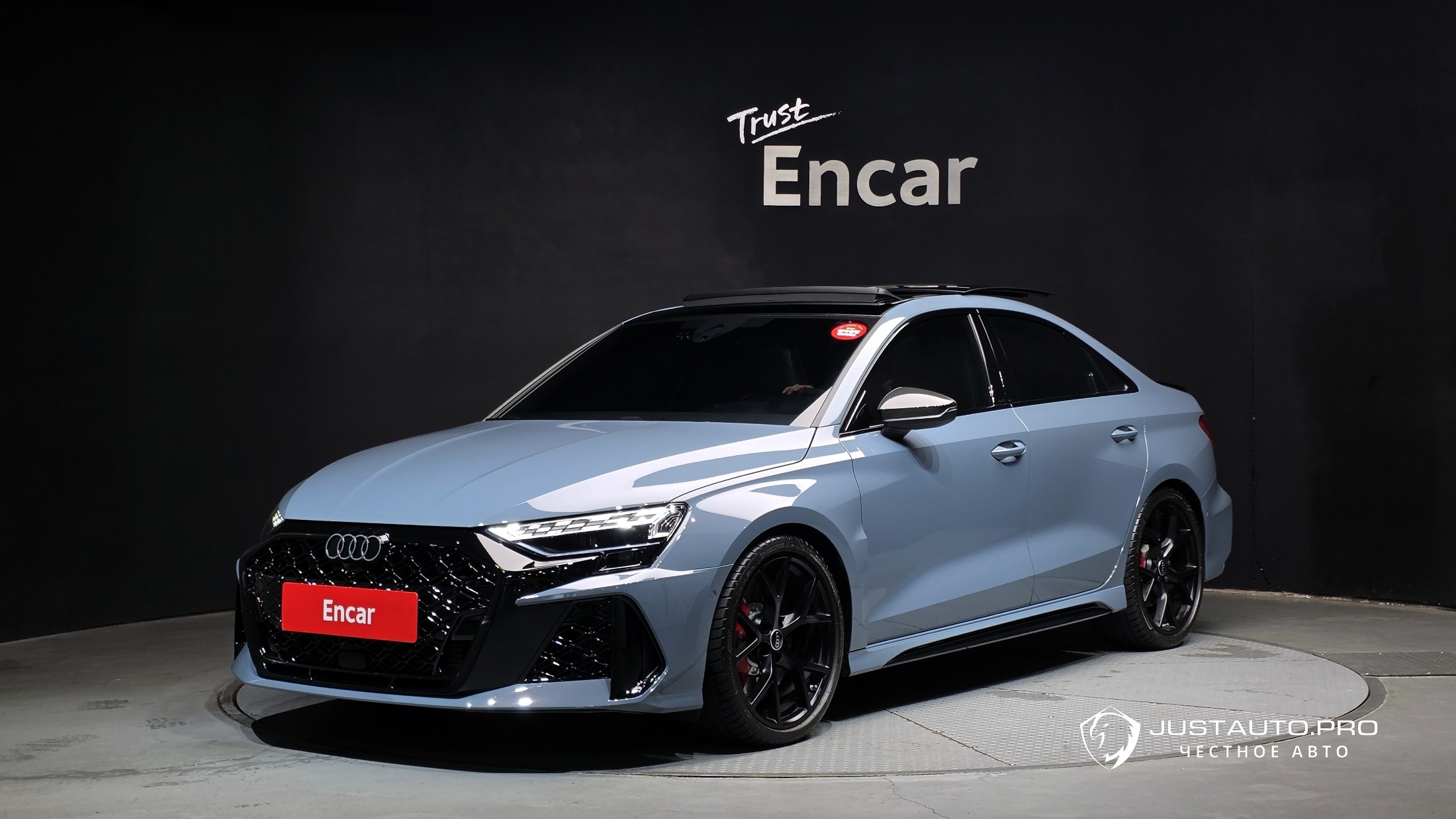 Автомобиль Audi RS3