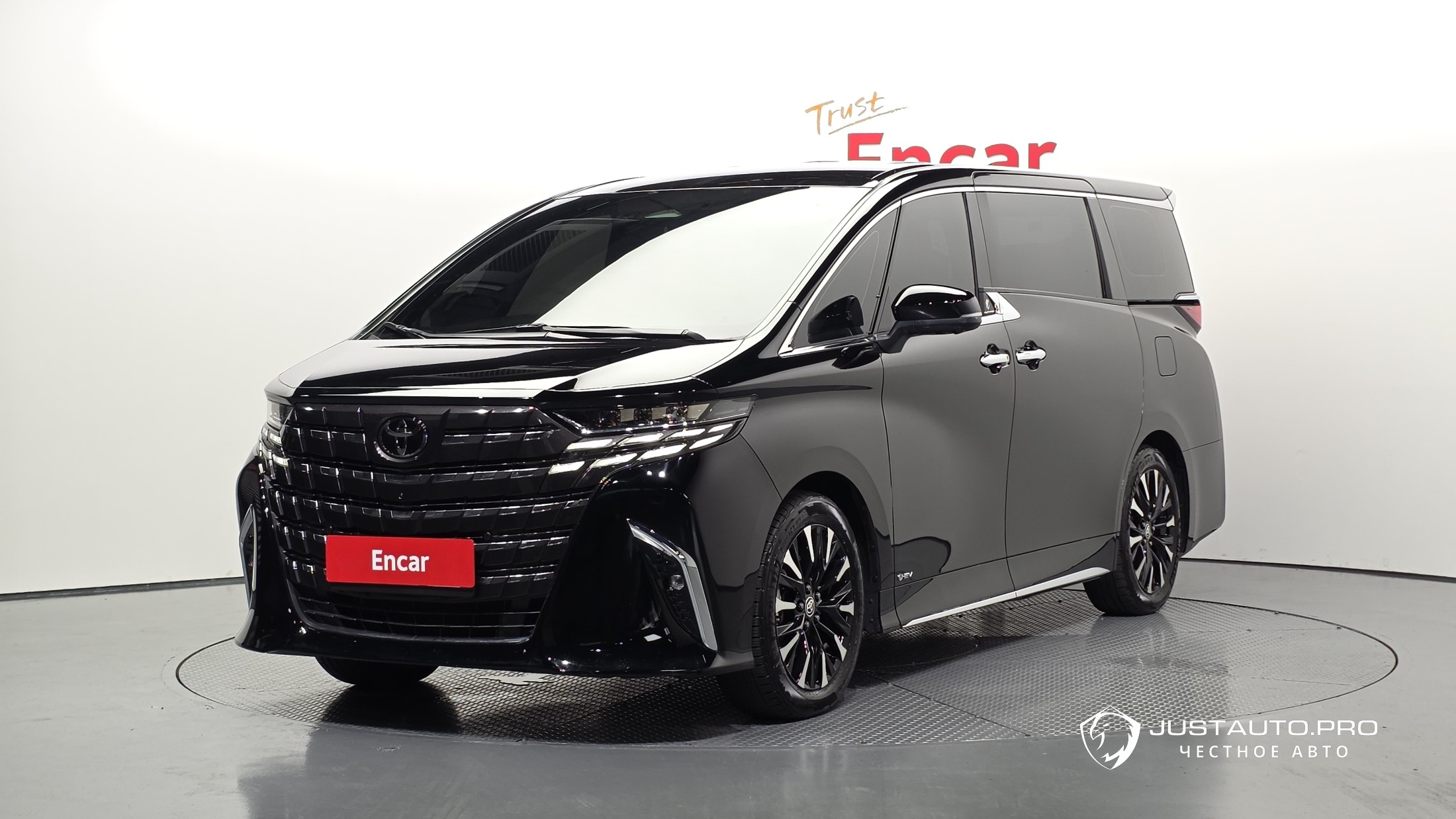 Автомобиль Toyota Alphard