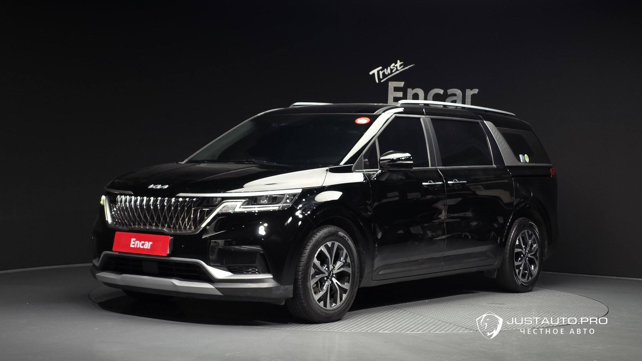 Автомобиль Kia Canival