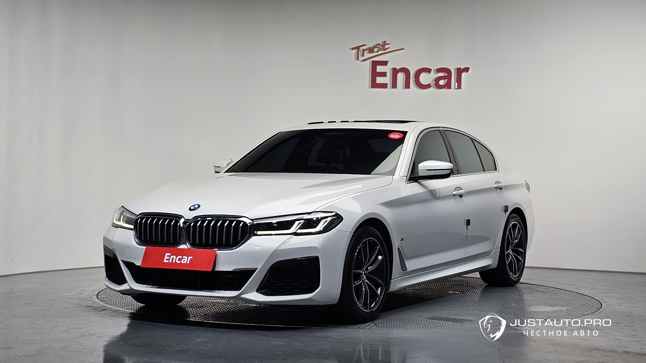 Автомобиль BMW 5-Series