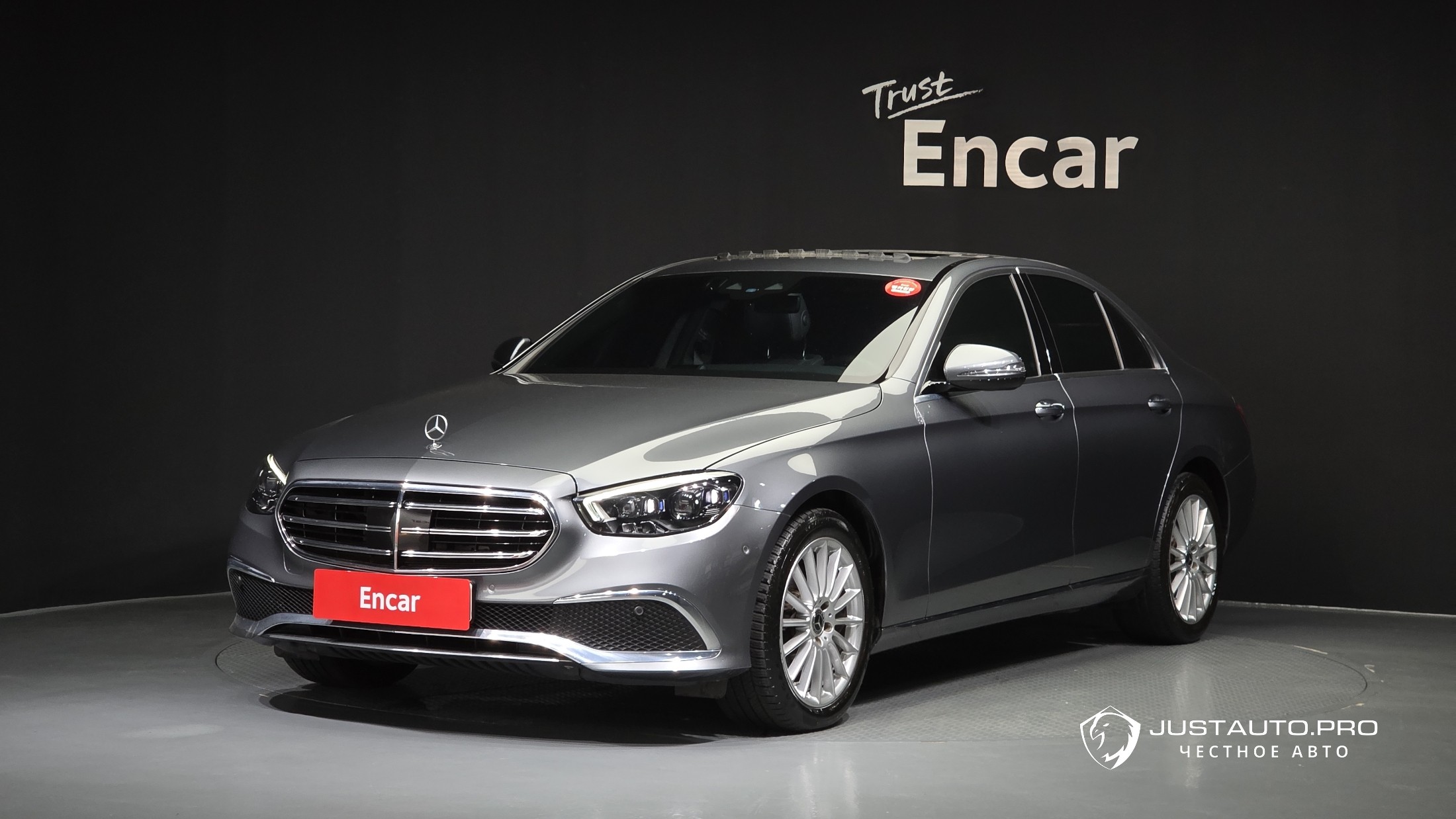 Автомобиль Mercedes-Benz E-Class