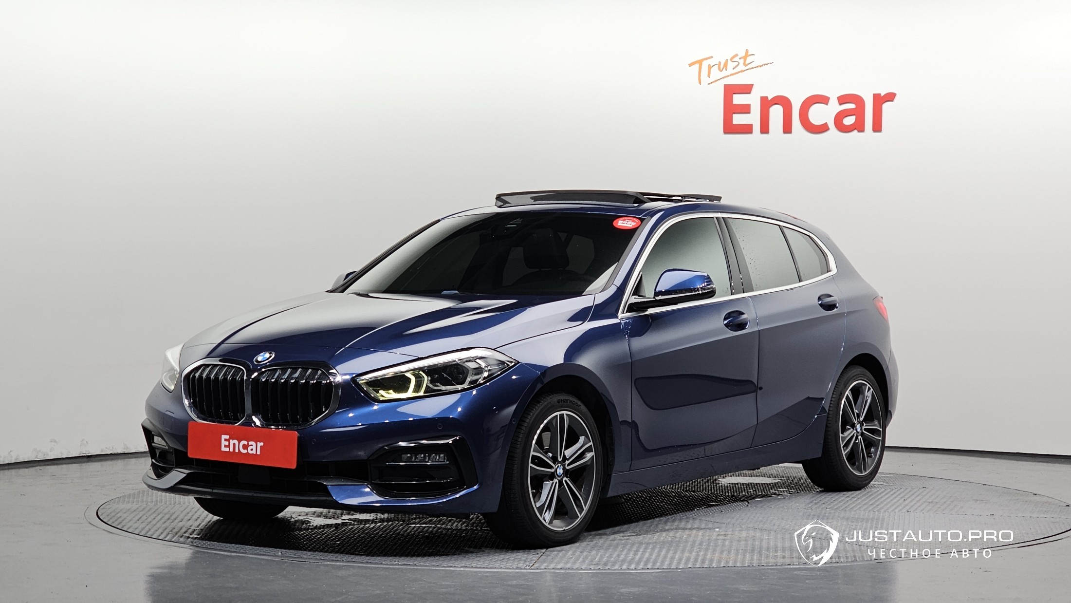 Автомобиль BMW 1-Series