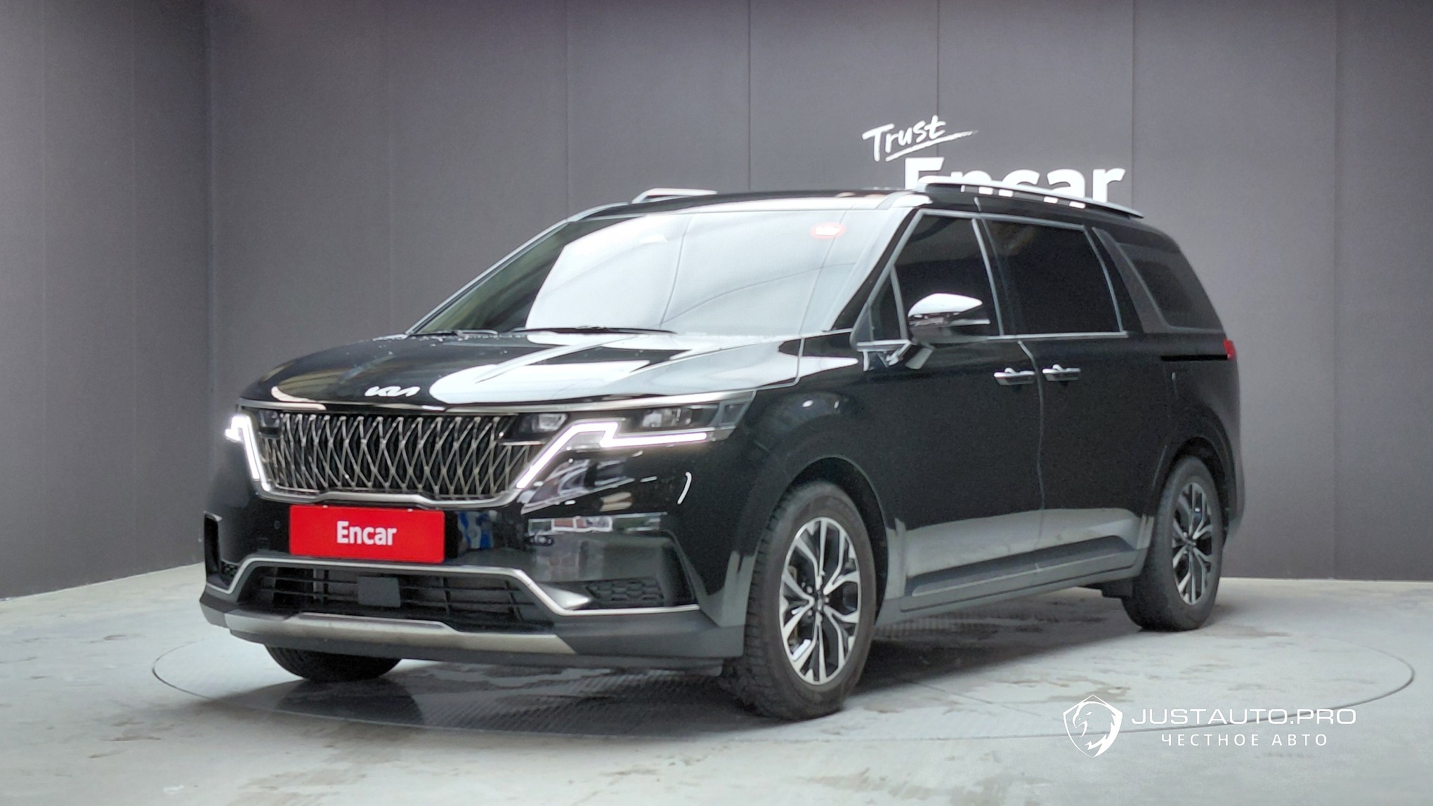 Автомобиль Kia Canival
