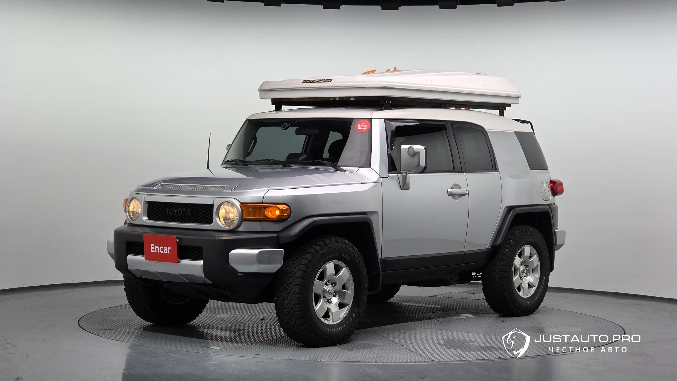 Автомобиль Toyota FJ Cruiser