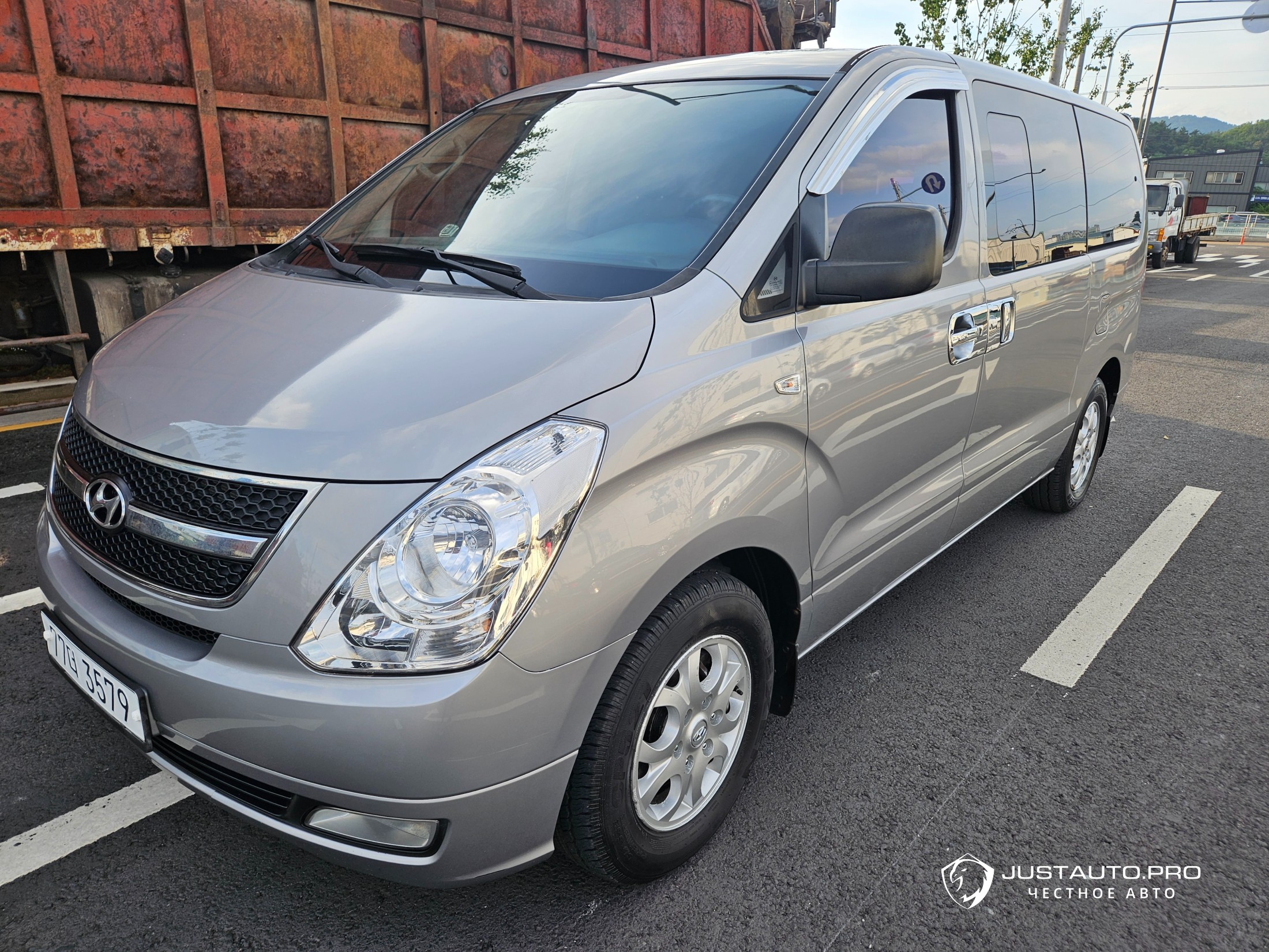 Автомобиль Hyundai Starex