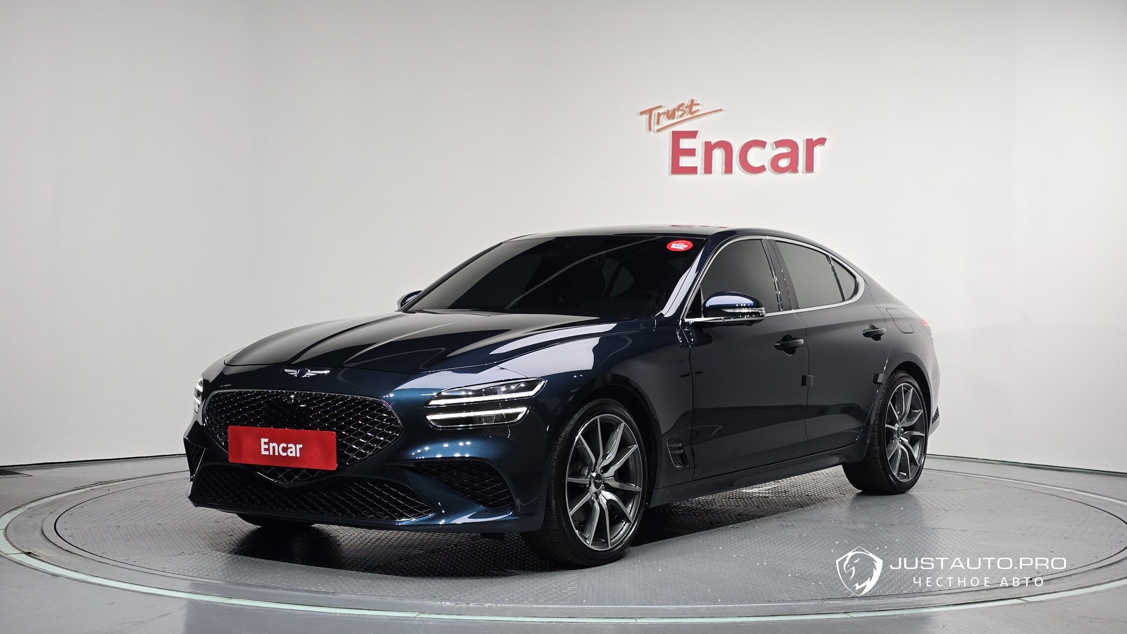 Автомобиль Genesis G70