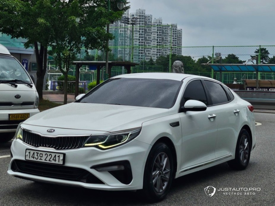 Автомобиль Kia K5