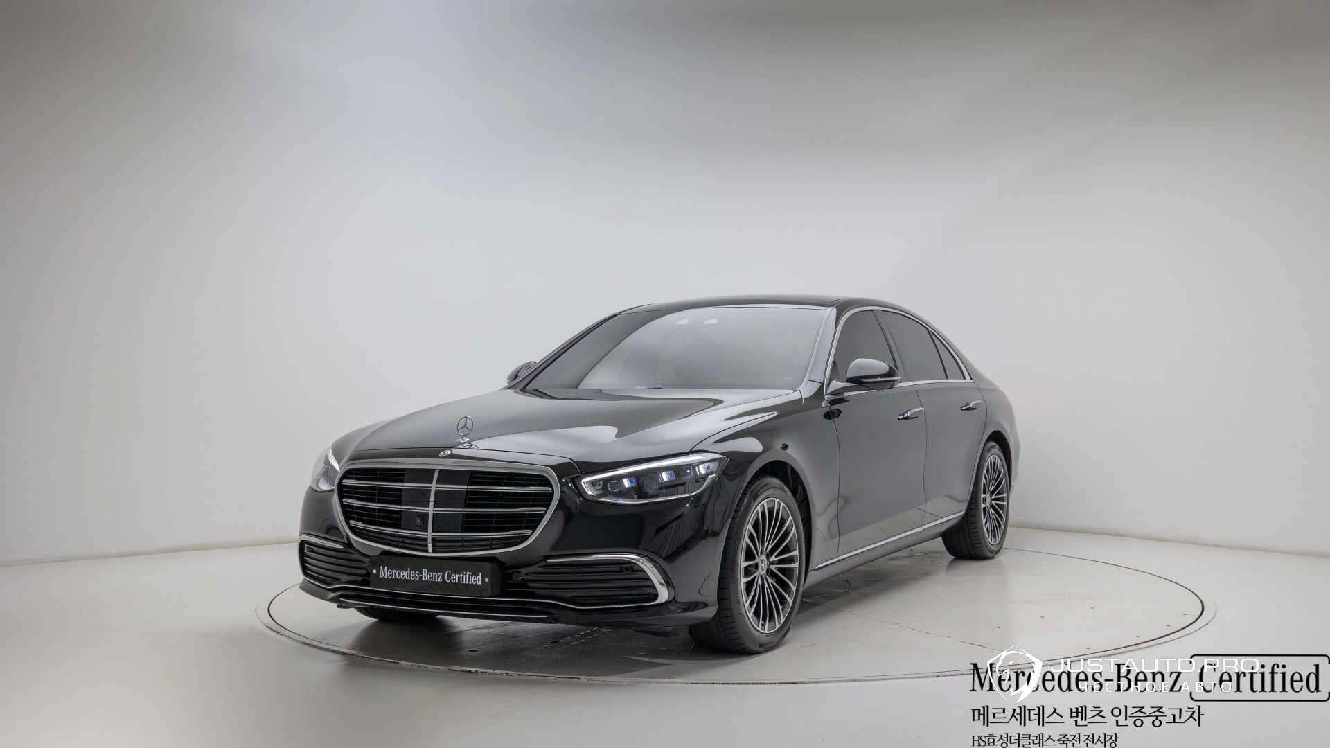 Автомобиль Mercedes-Benz S-Class